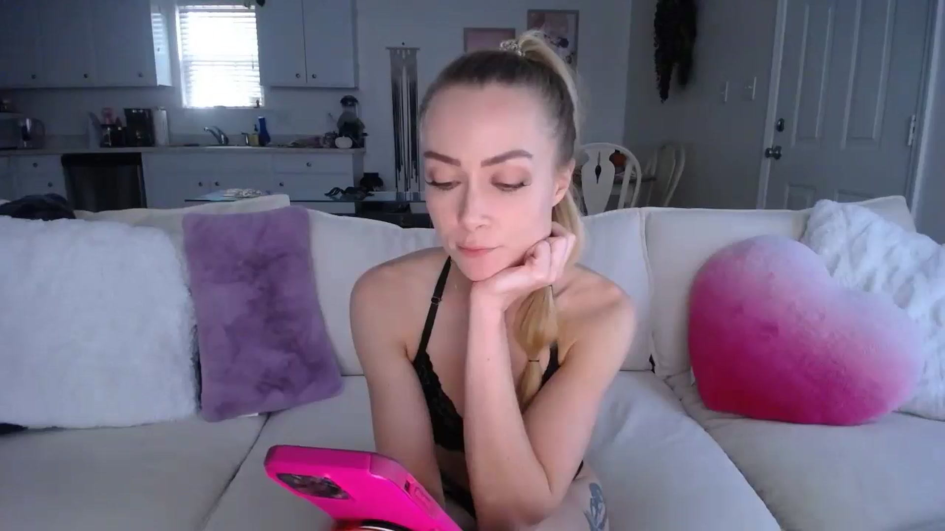 Gallery image thumbnail from MissSadieB's myfreecams stream on, 10/14/2024, 20:15 image 5 of 20