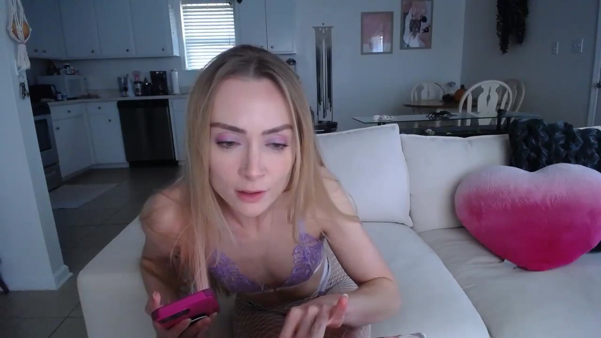 Gallery image thumbnail from MissSadieB's myfreecams stream on, 10/16/2024, 19:30 image 15 of 20
