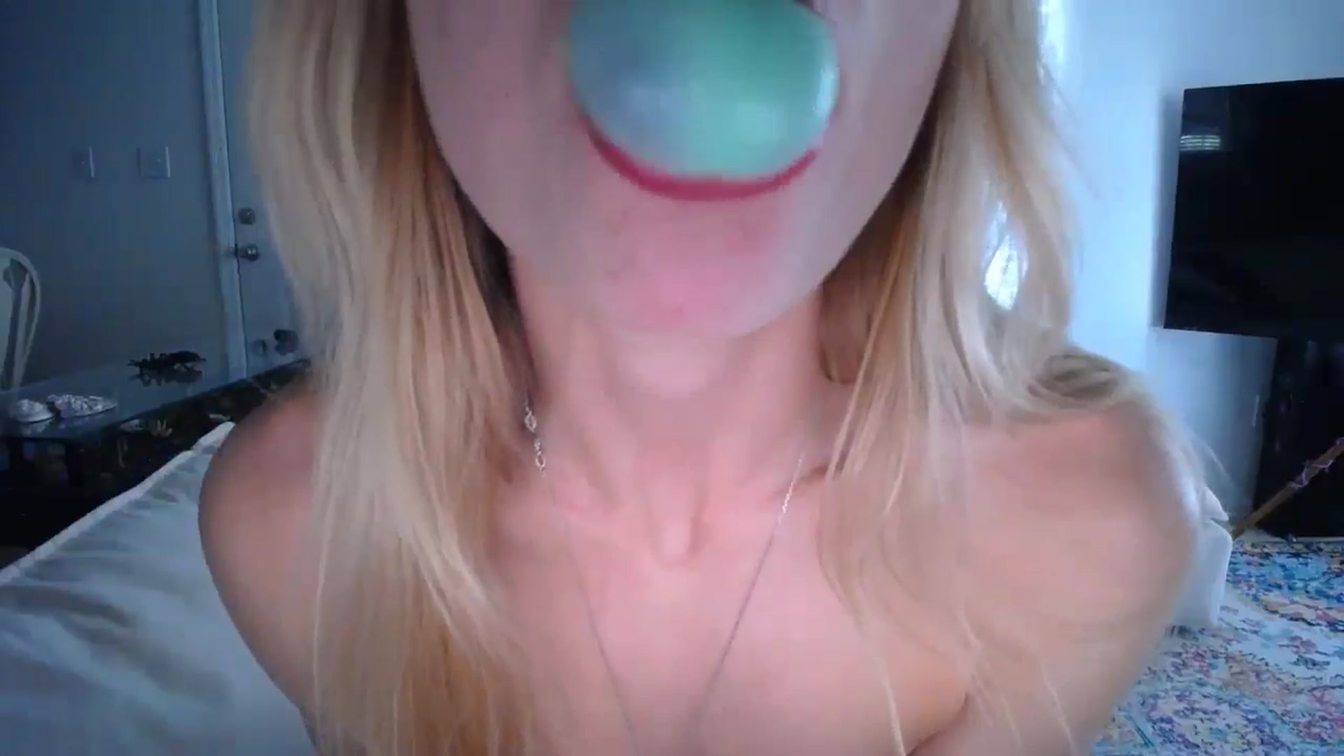 Gallery image thumbnail from MissSadieB's myfreecams stream on, 10/17/2024, 19:06 image 10 of 20