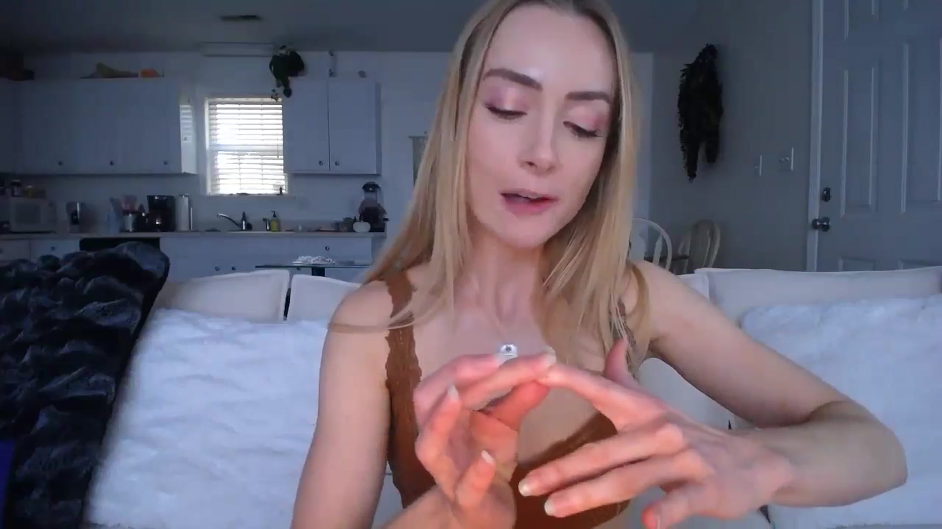 Gallery image thumbnail from MissSadieB's myfreecams stream on, 10/18/2024, 21:05 image 19 of 20