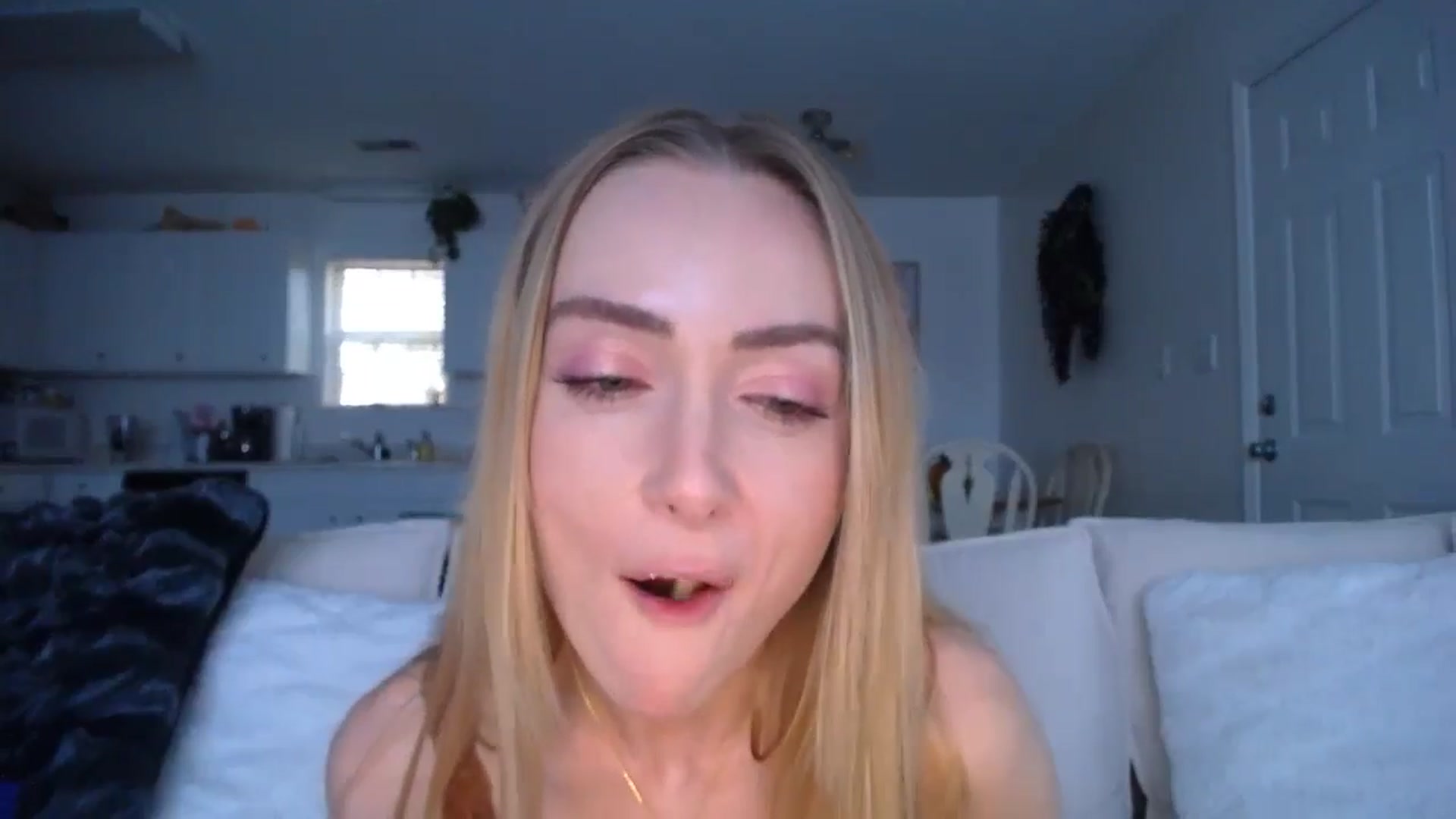 Gallery image thumbnail from MissSadieB's myfreecams stream on, 10/18/2024, 21:05 image 20 of 20