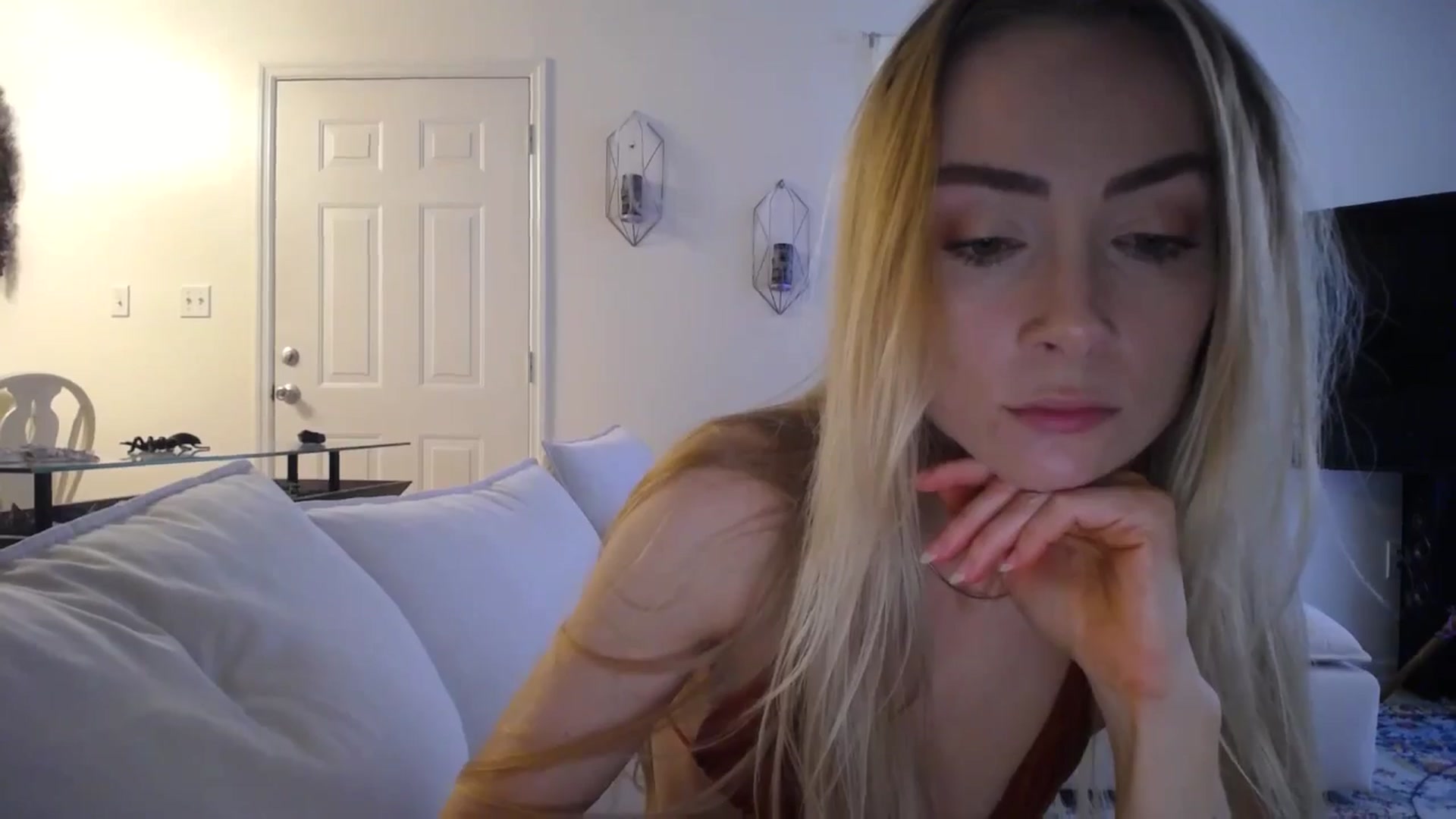 Gallery image thumbnail from MissSadieB's myfreecams stream on, 10/22/2024, 19:37 image 18 of 20