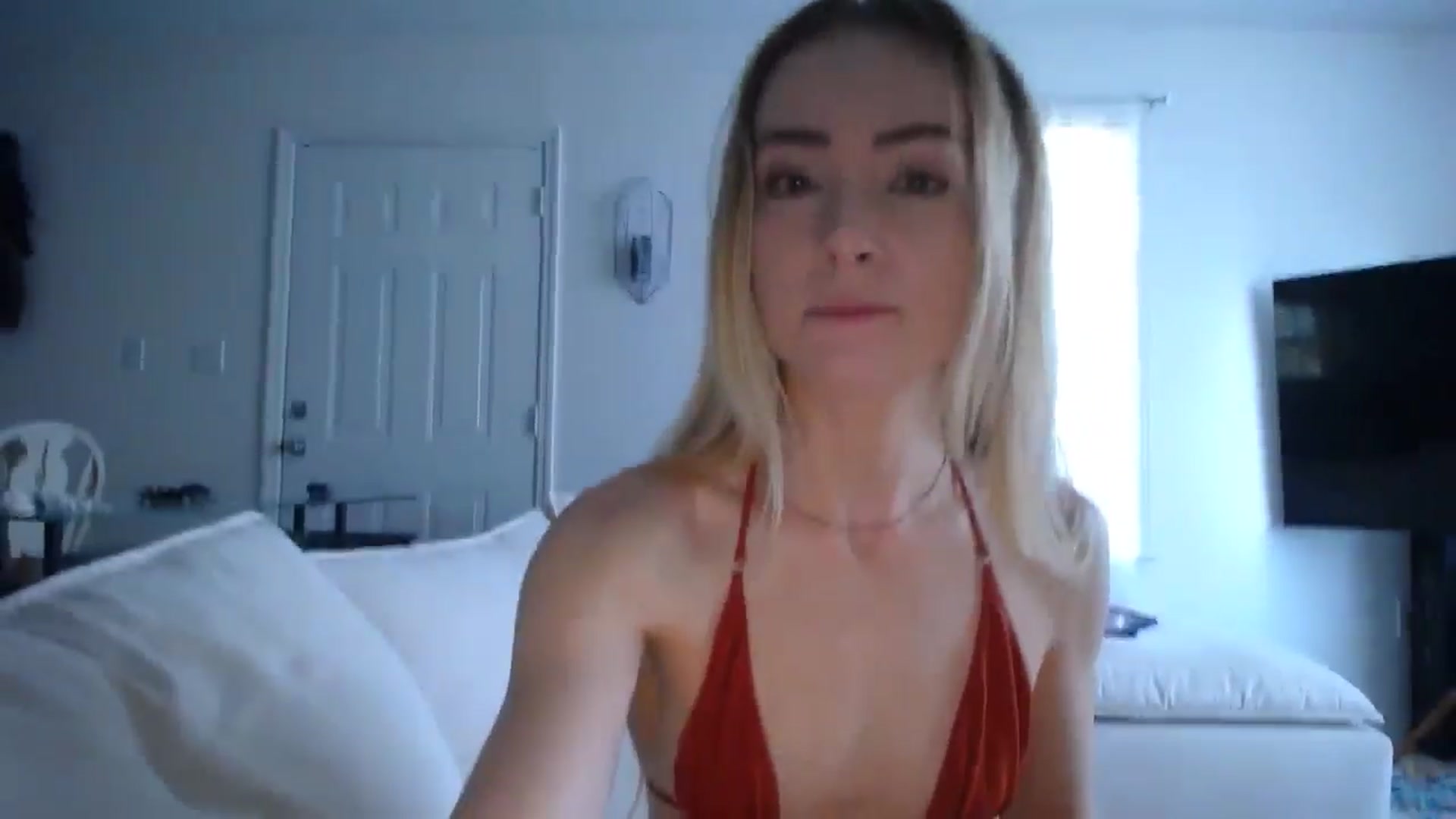 Gallery image thumbnail from MissSadieB's myfreecams stream on, 10/22/2024, 19:37 image 10 of 20