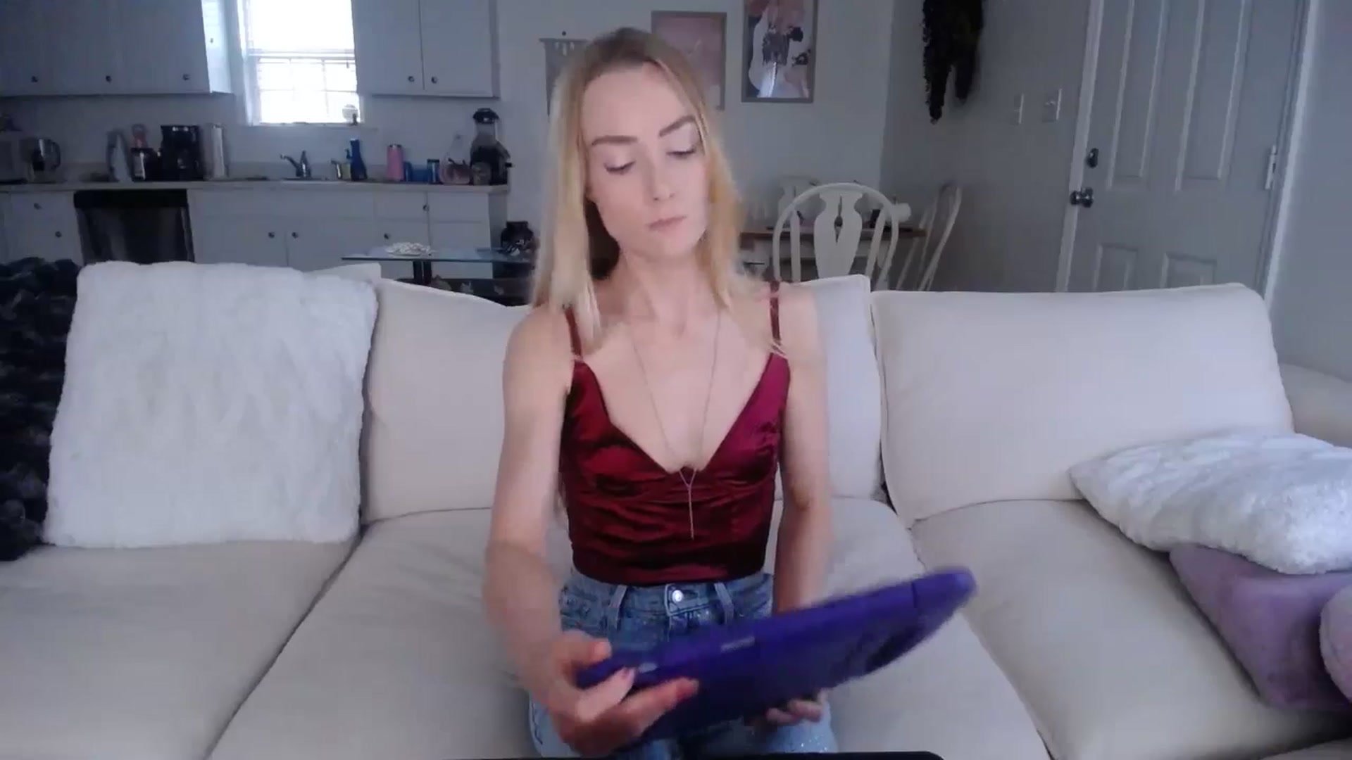 Gallery image thumbnail from MissSadieB's myfreecams stream on, 10/30/2024, 20:01 image 11 of 20