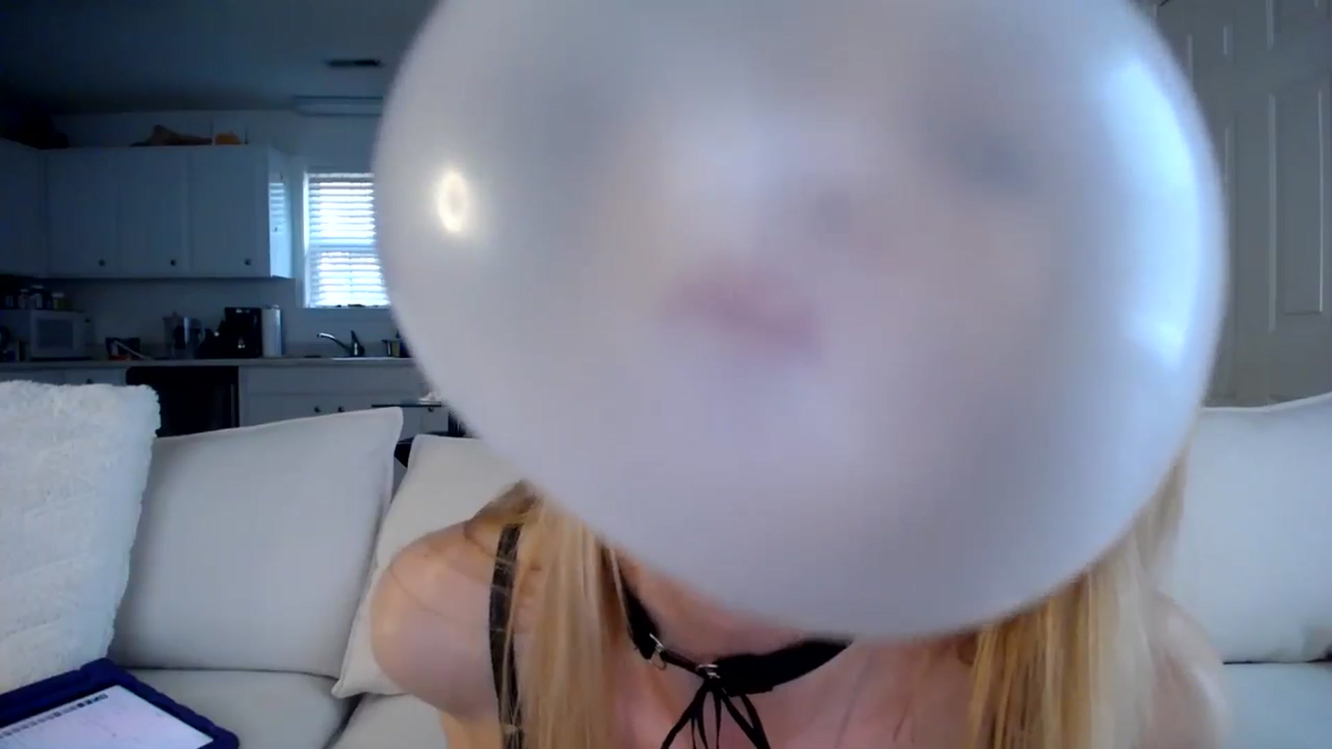 Gallery image thumbnail from MissSadieB's myfreecams stream on, 11/06/2024, 19:33 image 17 of 20