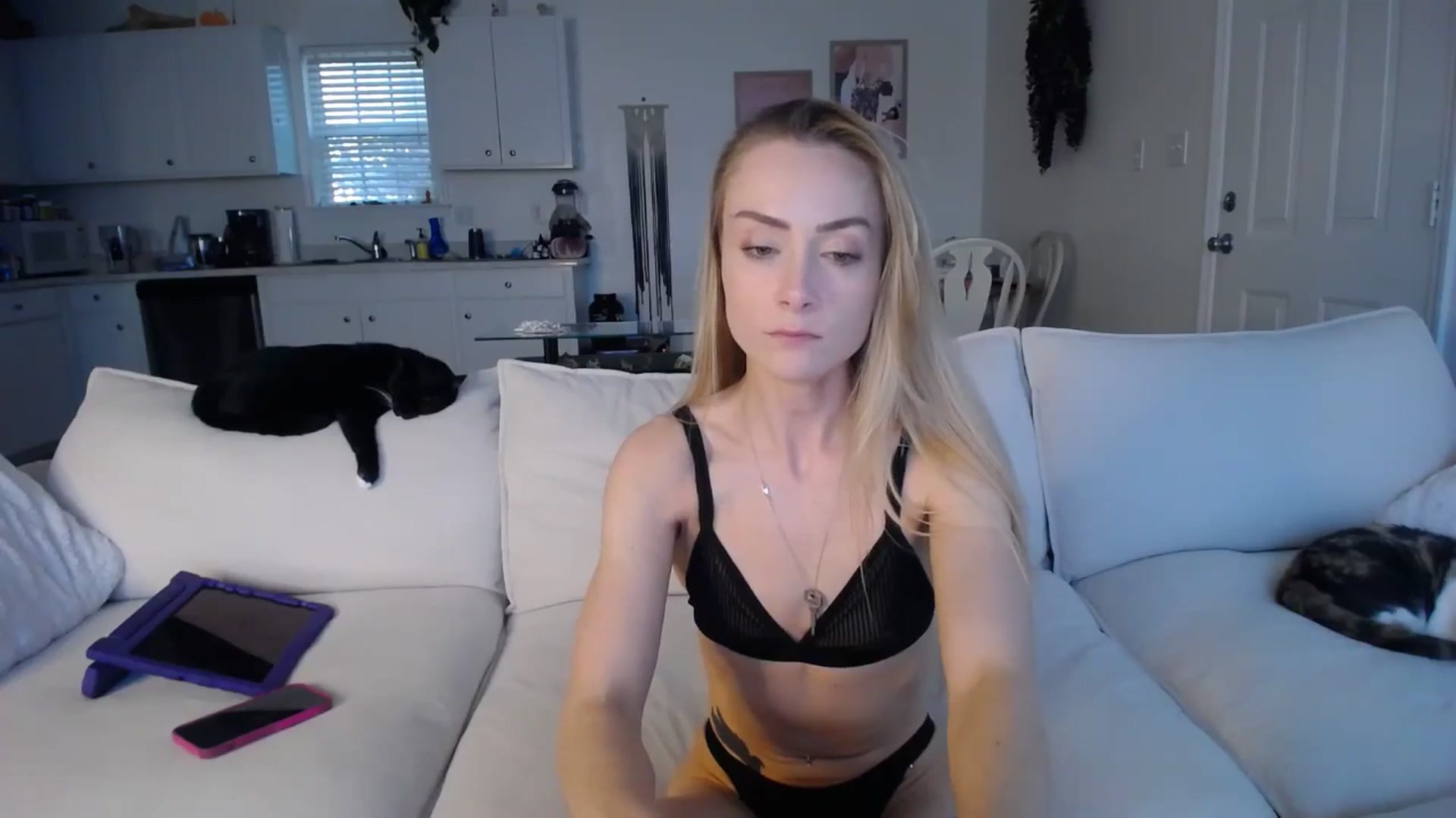 Gallery image thumbnail from MissSadieB's myfreecams stream on, 11/08/2024, 21:38 image 10 of 20