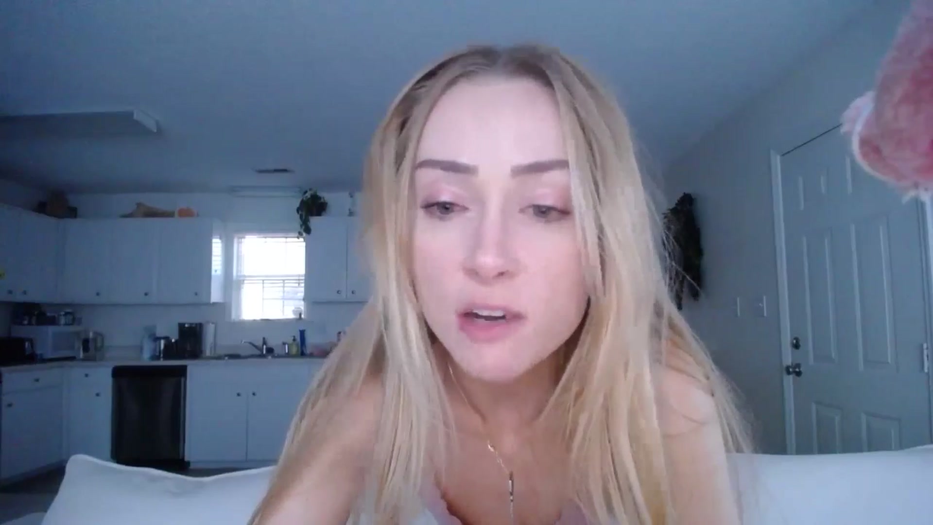 Gallery image thumbnail from MissSadieB's myfreecams stream on, 11/18/2024, 21:54 image 17 of 20