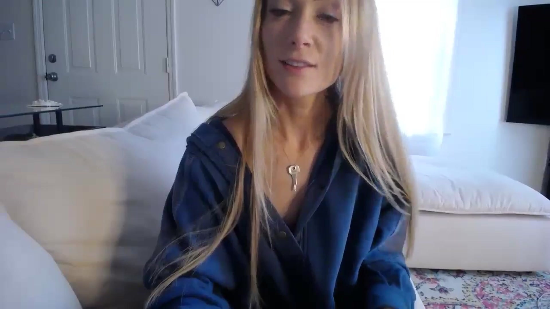Gallery image thumbnail from MissSadieB's myfreecams stream on, 11/19/2024, 19:25 image 7 of 20