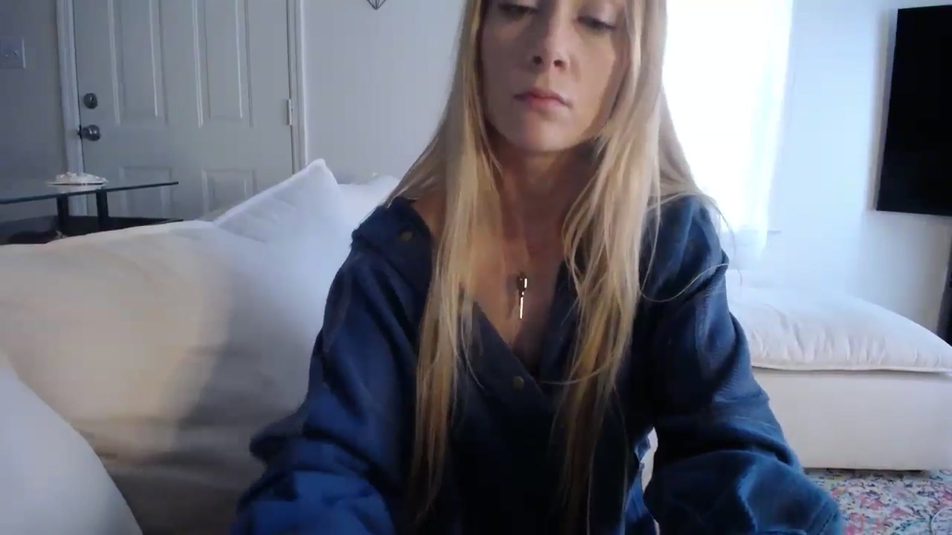 Gallery image thumbnail from MissSadieB's myfreecams stream on, 11/19/2024, 19:25 image 10 of 20