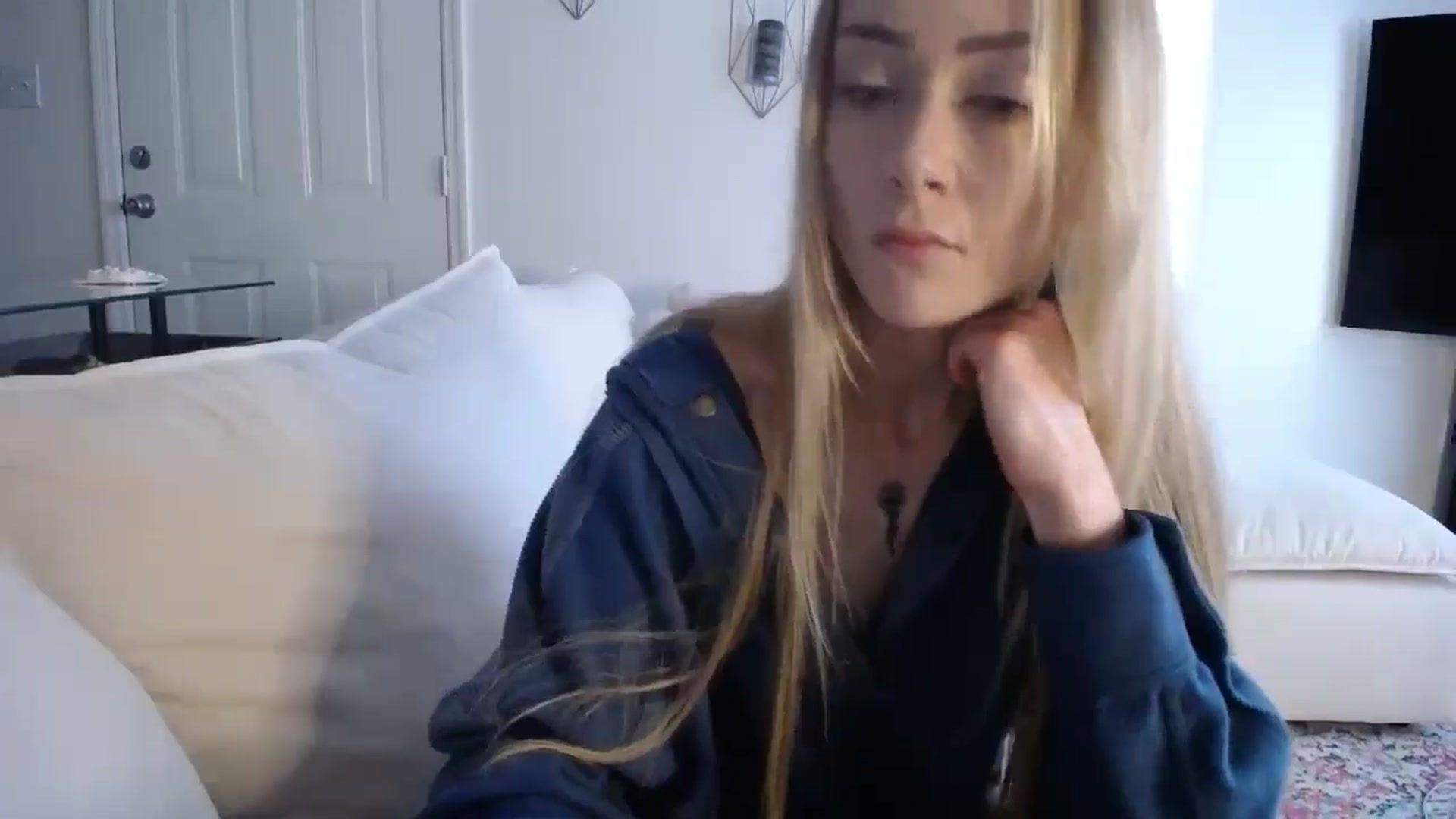 Gallery image thumbnail from MissSadieB's myfreecams stream on, 11/19/2024, 19:25 image 8 of 20