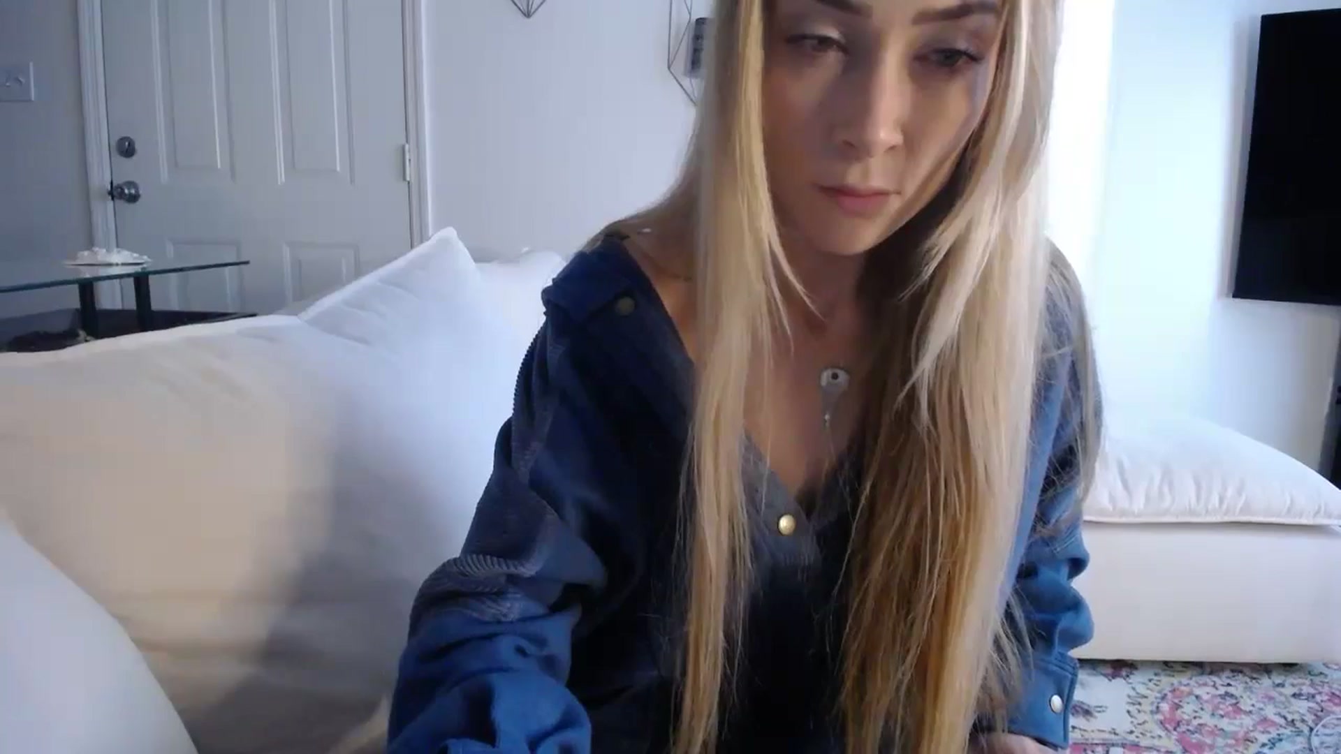 Gallery image thumbnail from MissSadieB's myfreecams stream on, 11/19/2024, 19:25 image 16 of 20
