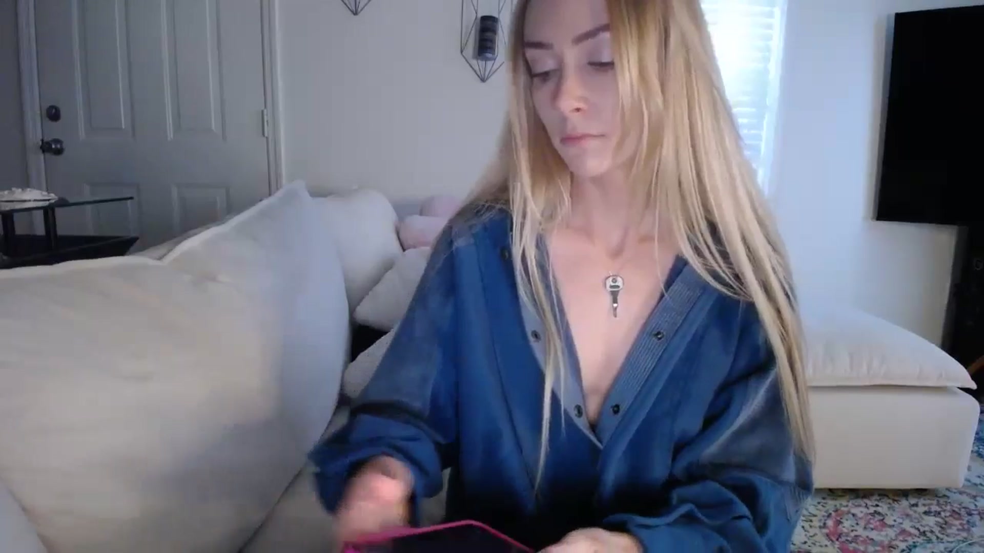 Gallery image thumbnail from MissSadieB's myfreecams stream on, 11/19/2024, 20:44 image 10 of 20