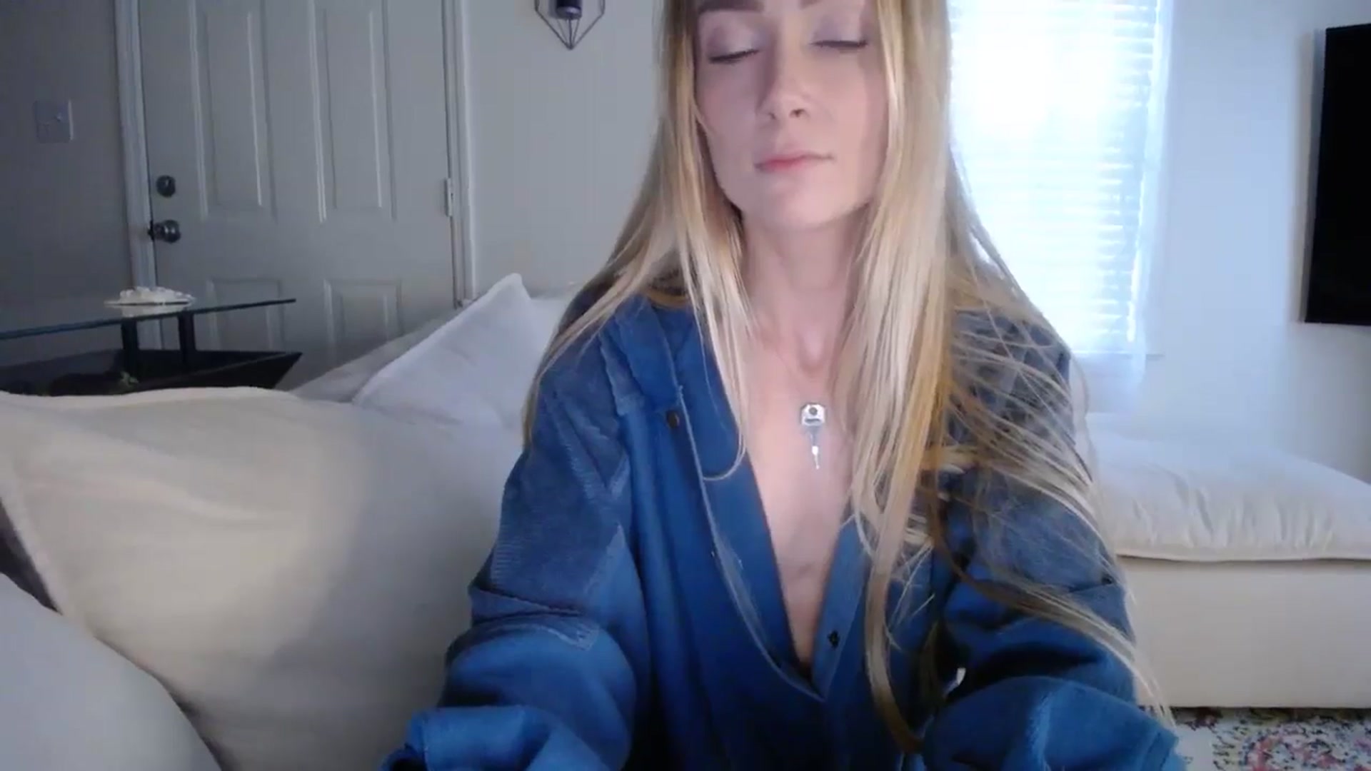 Gallery image thumbnail from MissSadieB's myfreecams stream on, 11/19/2024, 20:44 image 18 of 20