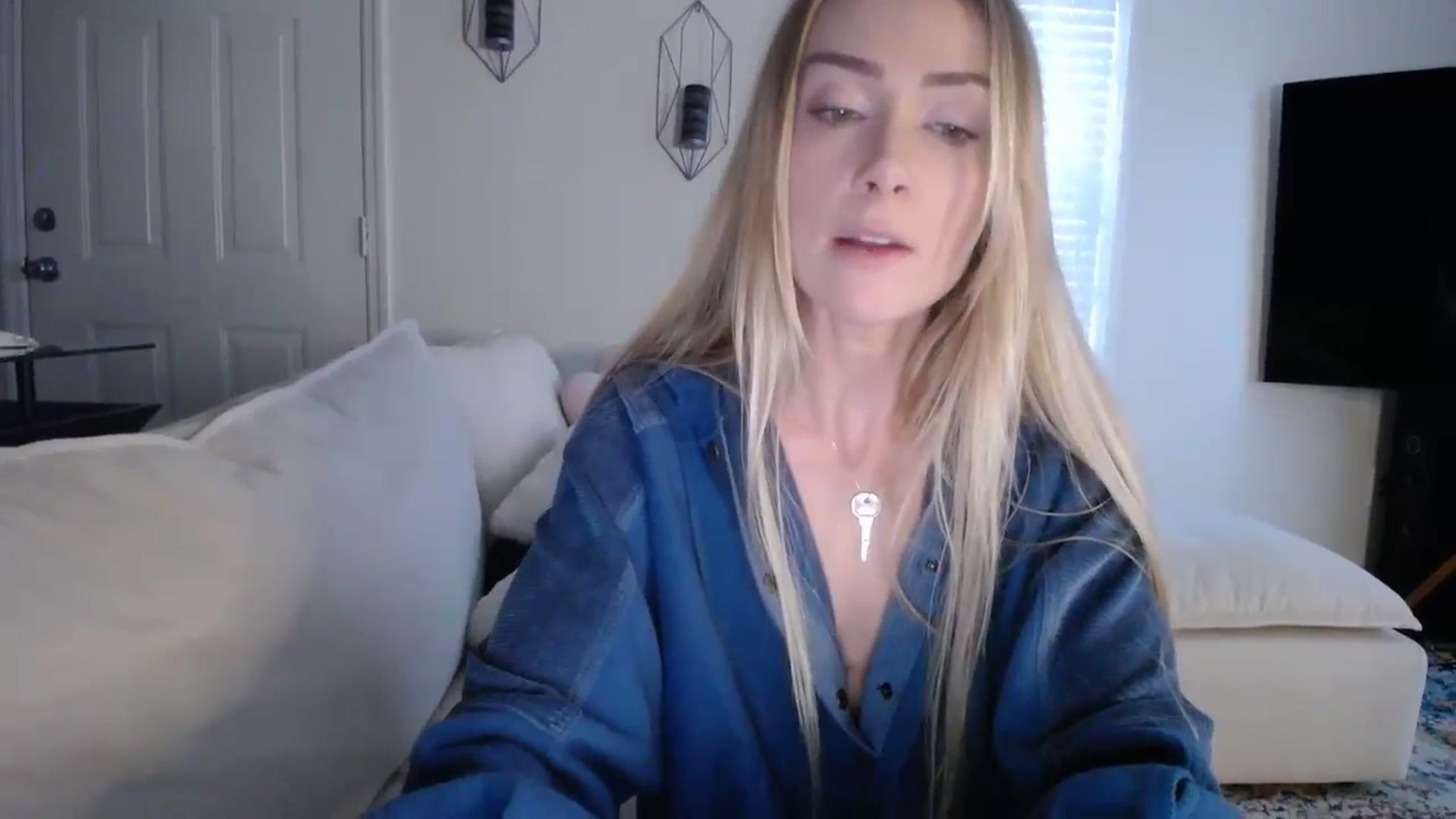 Gallery image thumbnail from MissSadieB's myfreecams stream on, 11/19/2024, 20:44 image 9 of 20