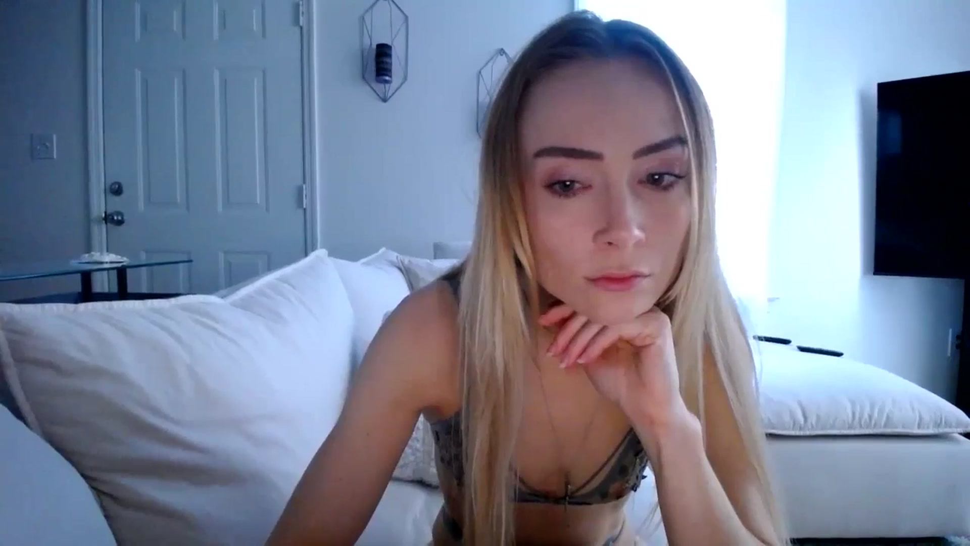 Gallery image thumbnail from MissSadieB's myfreecams stream on, 11/26/2024, 19:52 image 18 of 20