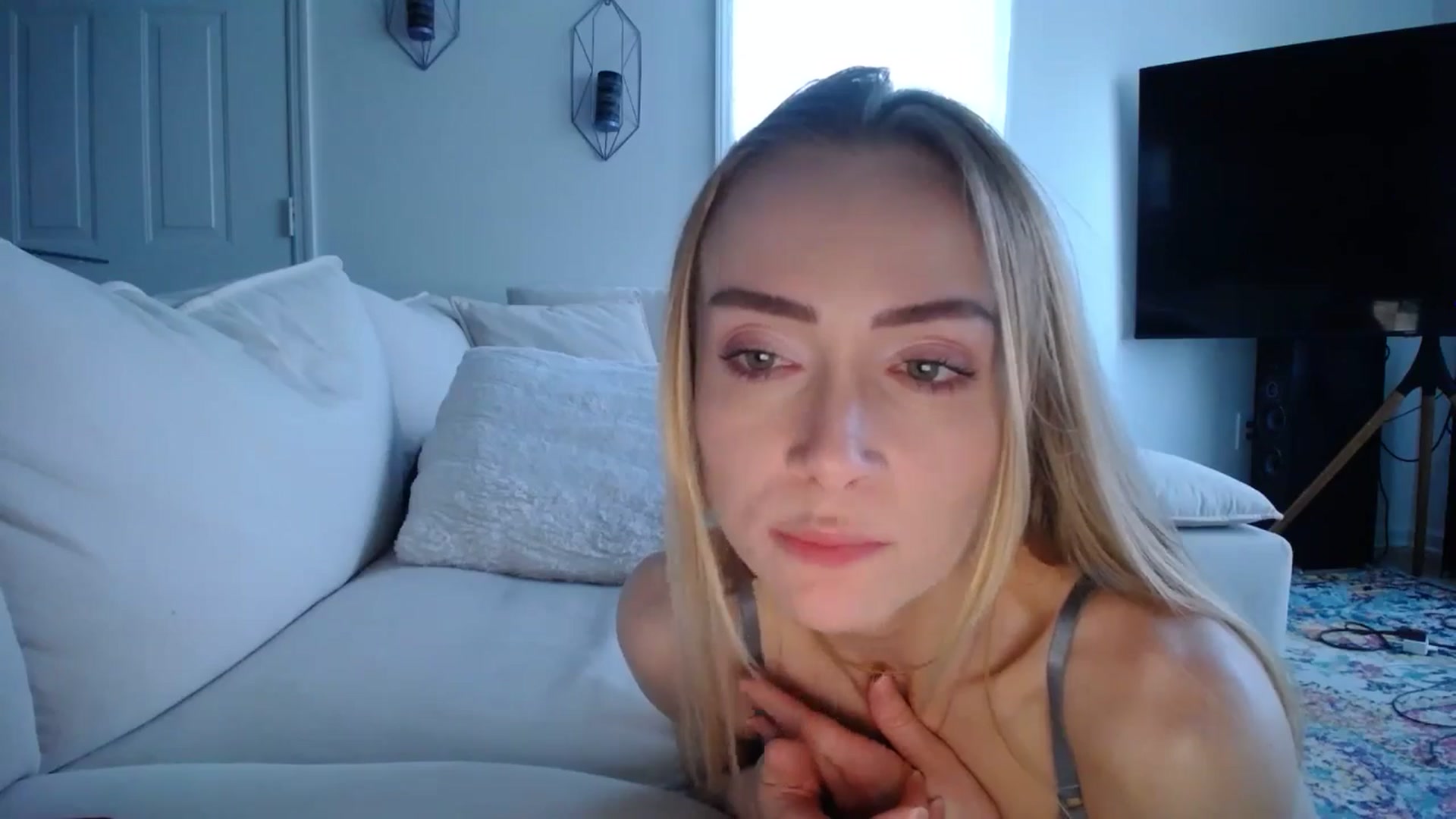 Gallery image thumbnail from MissSadieB's myfreecams stream on, 11/26/2024, 21:03 image 13 of 20