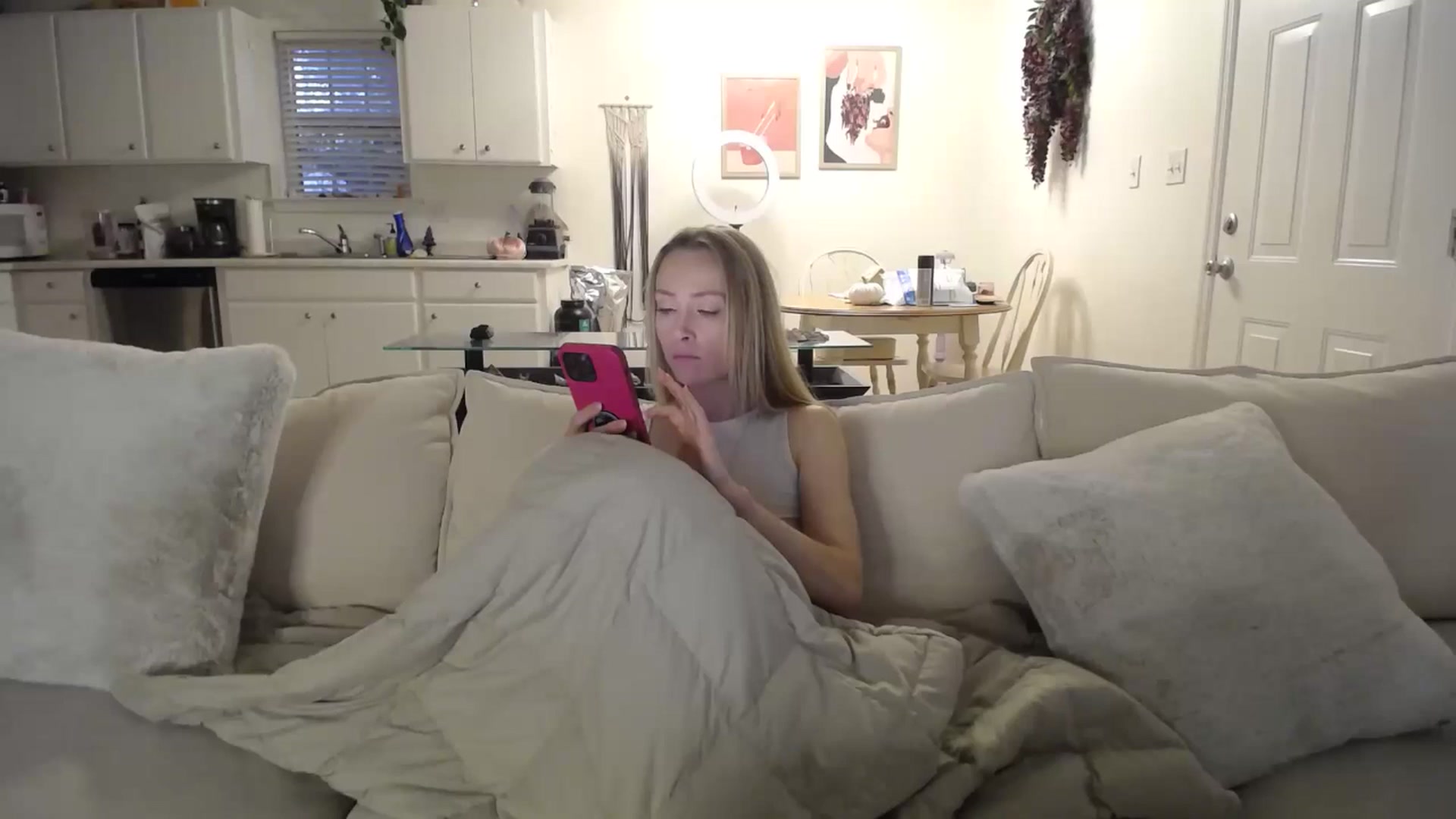 Gallery image thumbnail from MissSadieB's myfreecams stream on, 12/02/2024, 22:44 image 16 of 20