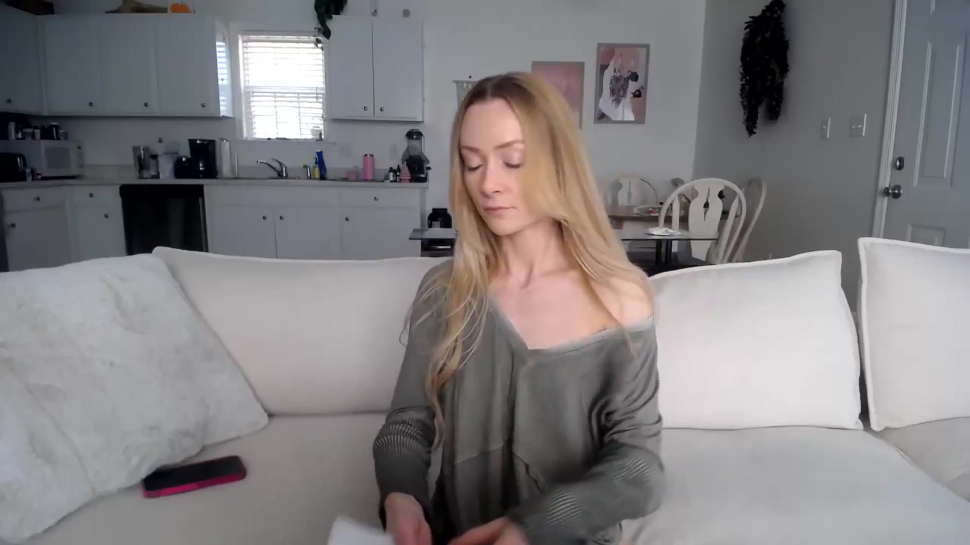 Gallery image thumbnail from MissSadieB's myfreecams stream on, 12/06/2024, 17:08 image 20 of 20