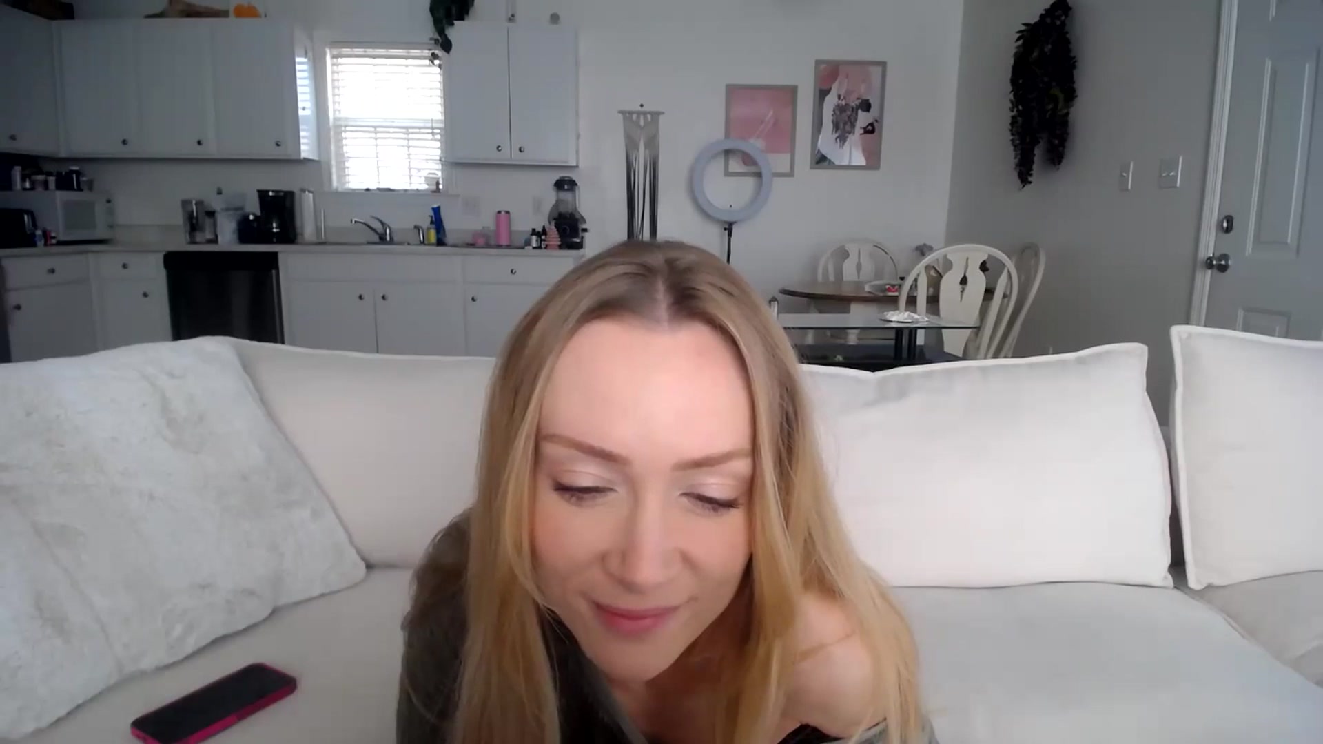 Gallery image thumbnail from MissSadieB's myfreecams stream on, 12/06/2024, 17:08 image 9 of 20