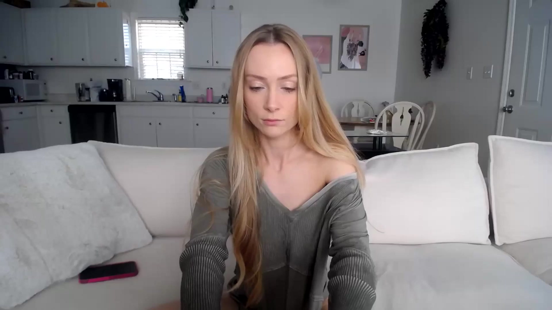 Gallery image thumbnail from MissSadieB's myfreecams stream on, 12/06/2024, 17:08 image 15 of 20