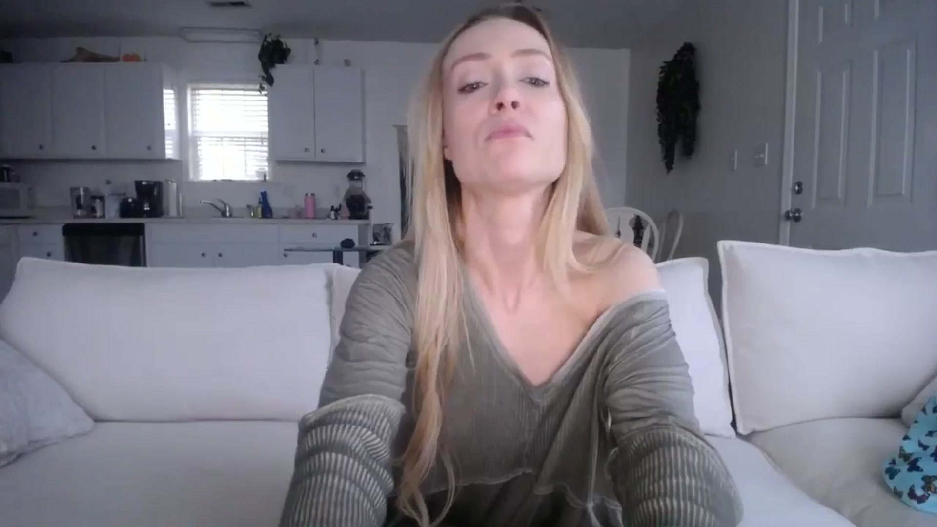 Gallery image thumbnail from MissSadieB's myfreecams stream on, 12/06/2024, 22:12 image 15 of 20