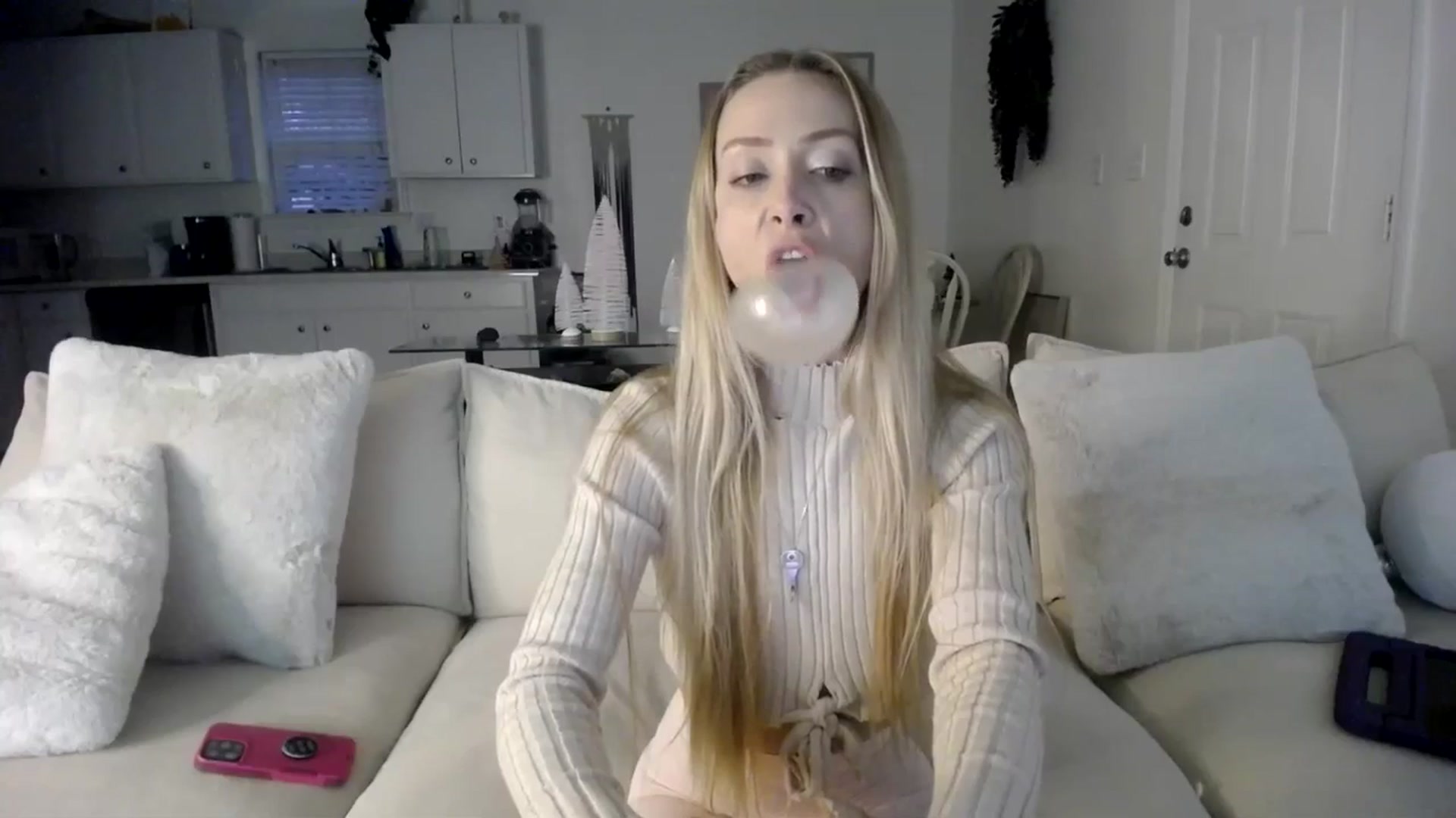 Gallery image thumbnail from MissSadieB's myfreecams stream on, 12/09/2024, 22:08 image 17 of 20