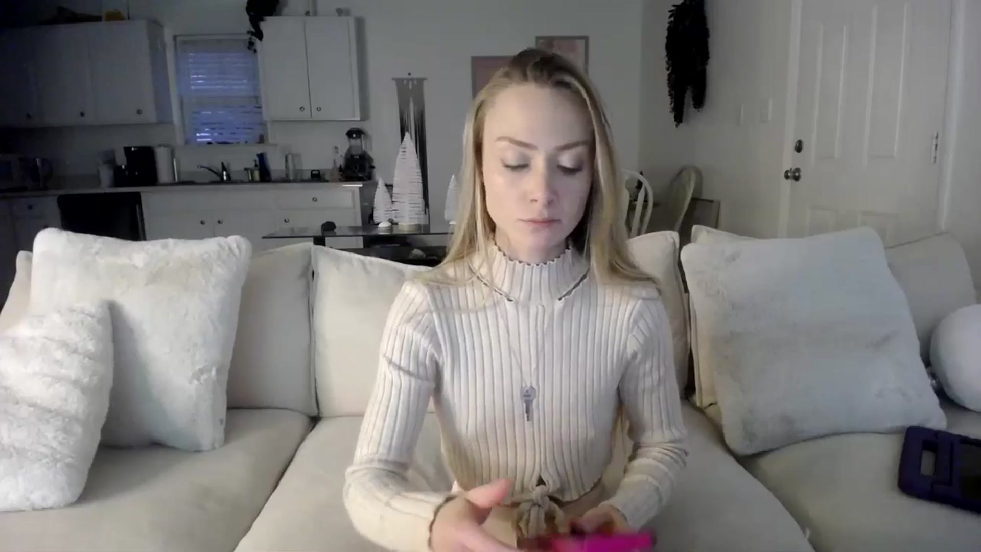 Gallery image thumbnail from MissSadieB's myfreecams stream on, 12/09/2024, 22:08 image 18 of 20