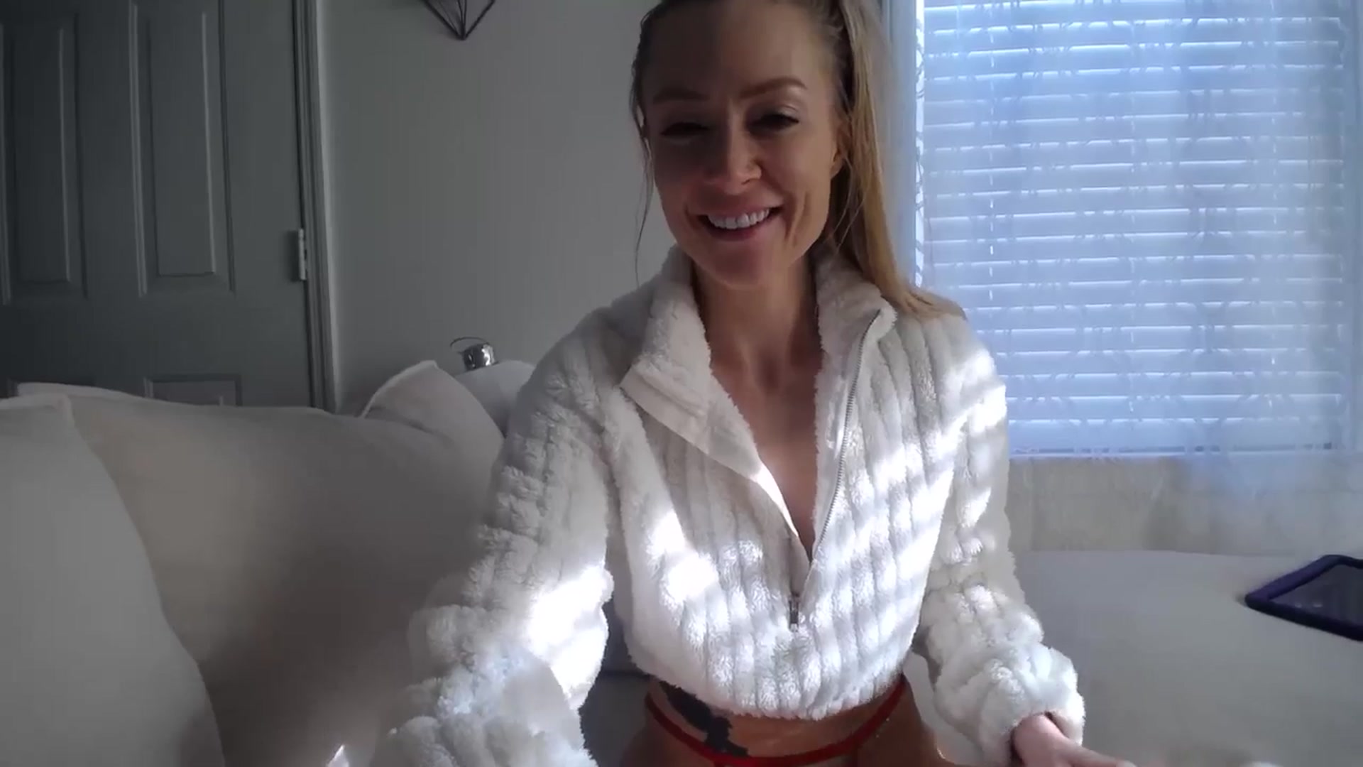 Gallery image thumbnail from MissSadieB's myfreecams stream on, 12/24/2024, 15:52 image 9 of 20