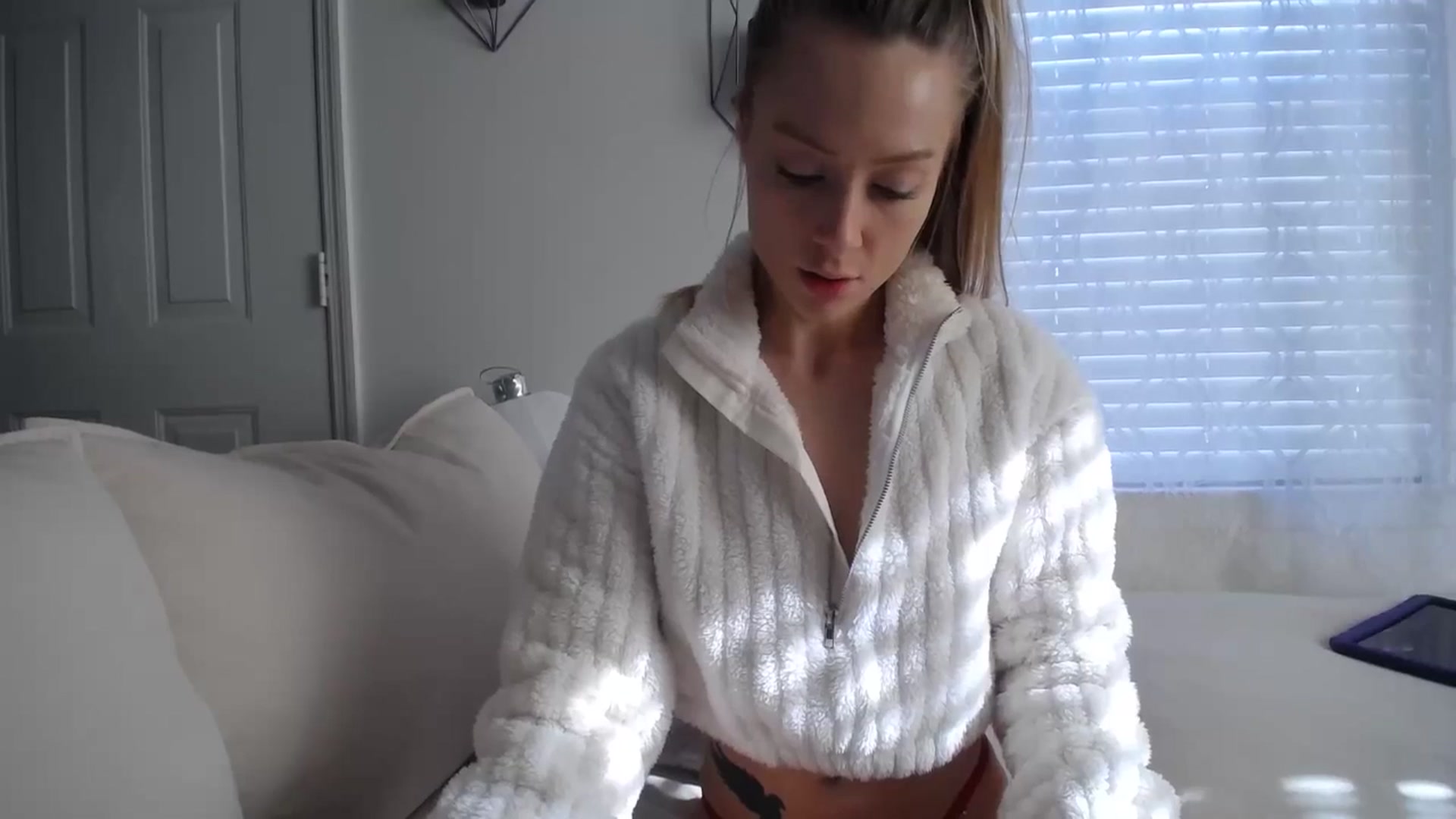 Gallery image thumbnail from MissSadieB's myfreecams stream on, 12/24/2024, 15:52 image 13 of 20