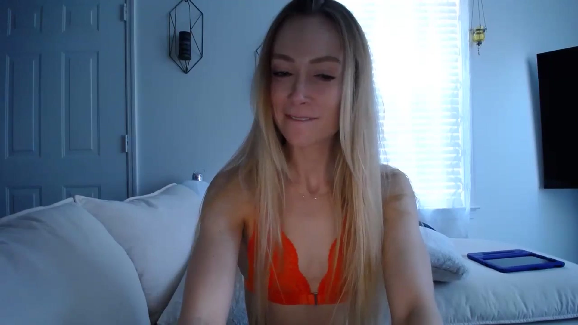 Gallery image thumbnail from MissSadieB's myfreecams stream on, 12/30/2024, 20:33 image 12 of 20