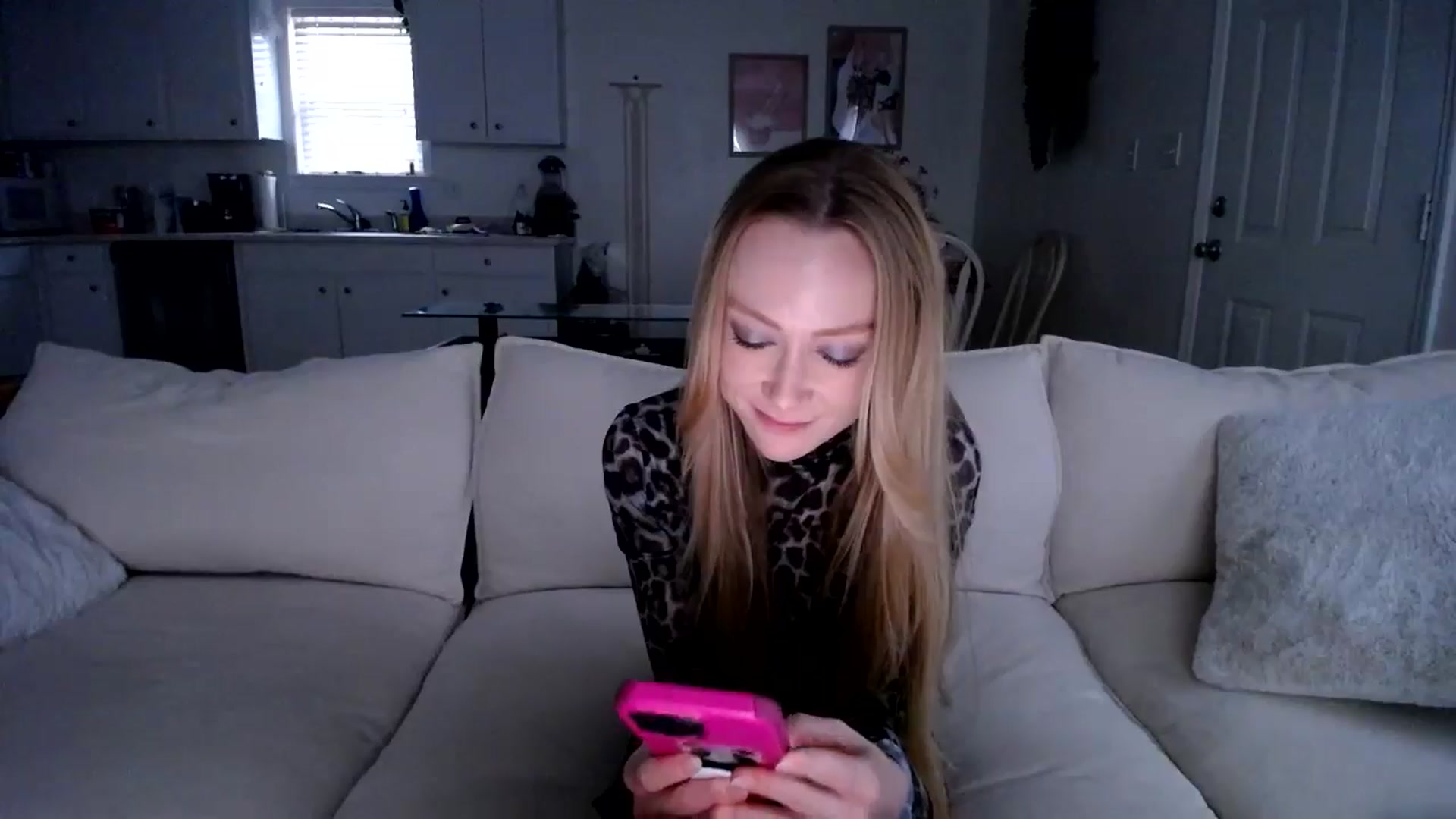 Gallery image thumbnail from MissSadieB's myfreecams stream on, 01/06/2025, 21:43 image 19 of 20