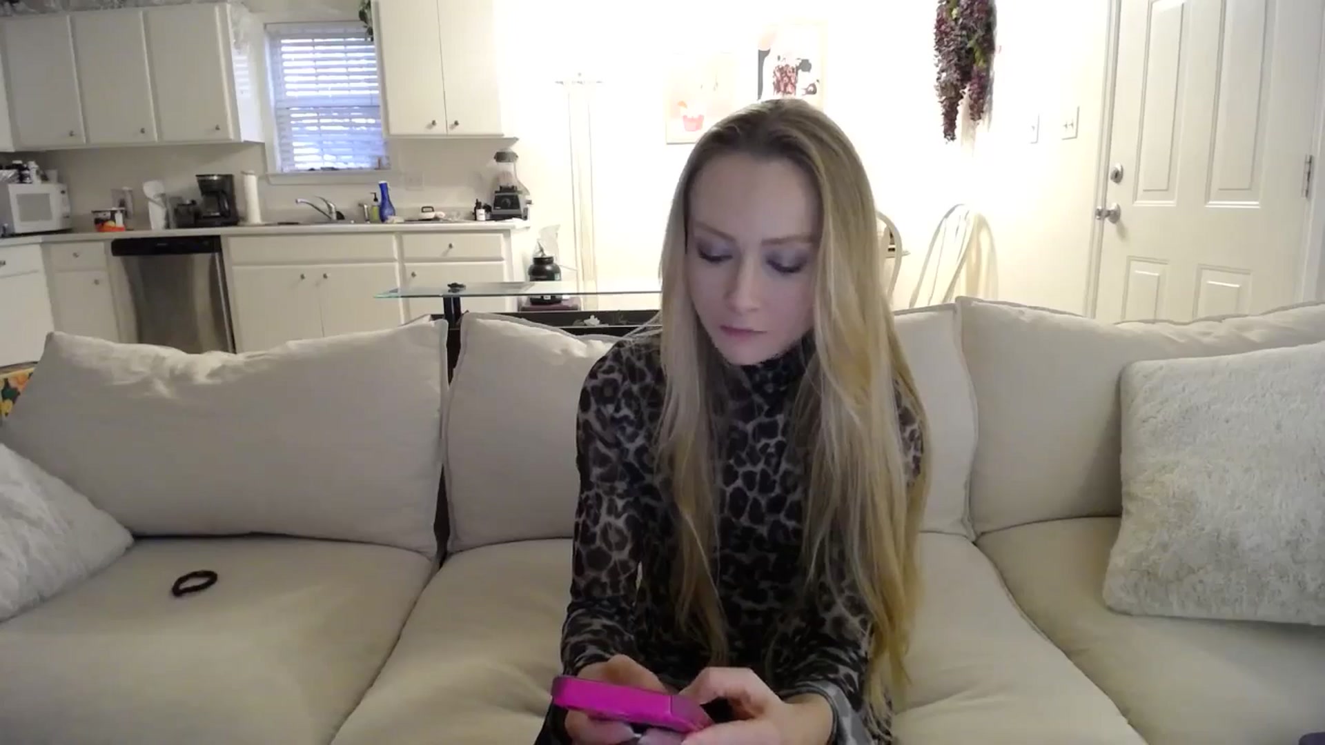 Gallery image thumbnail from MissSadieB's myfreecams stream on, 01/06/2025, 22:30 image 2 of 20