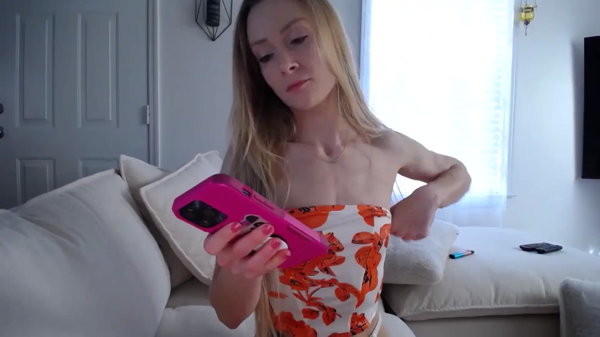 Gallery image thumbnail from MissSadieB's myfreecams stream on, 01/22/2025, 19:38 image 2 of 20