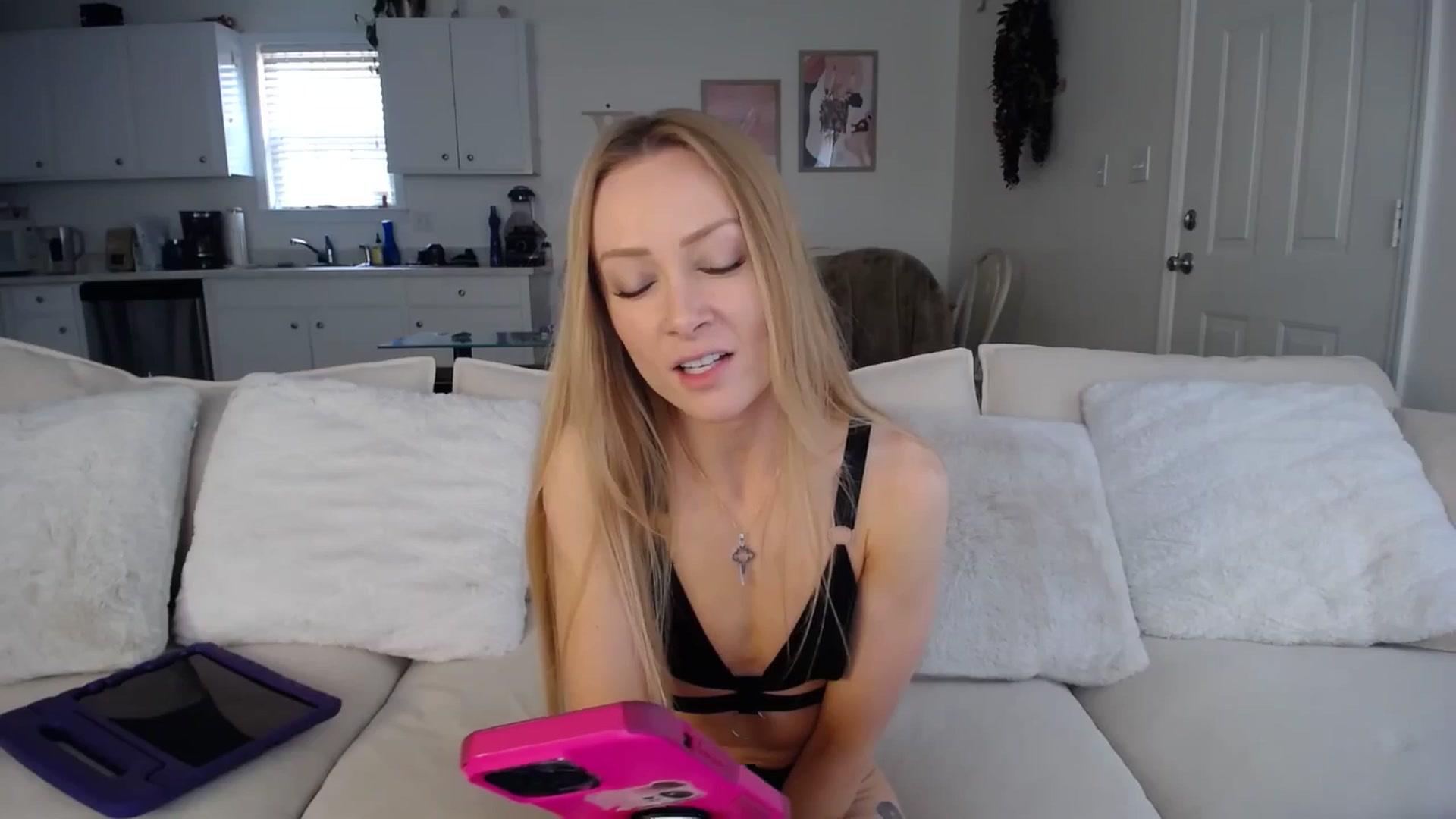 Gallery image thumbnail from MissSadieB's myfreecams stream on, 01/31/2025, 20:23 image 4 of 20