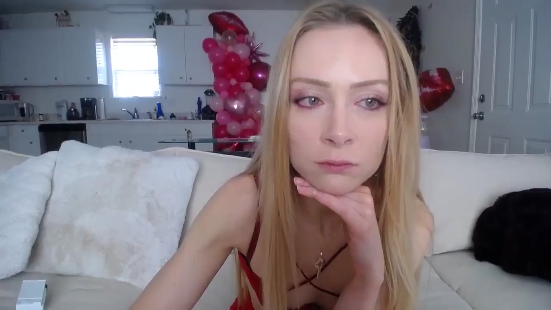 Gallery image thumbnail from MissSadieB's myfreecams stream on, 02/14/2025, 18:38 image 18 of 20