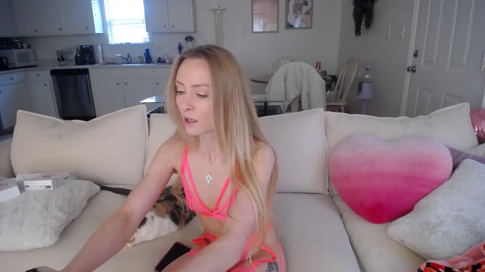 Gallery image thumbnail from MissSadieB's myfreecams stream on, 02/19/2025, 19:18 image 12 of 20
