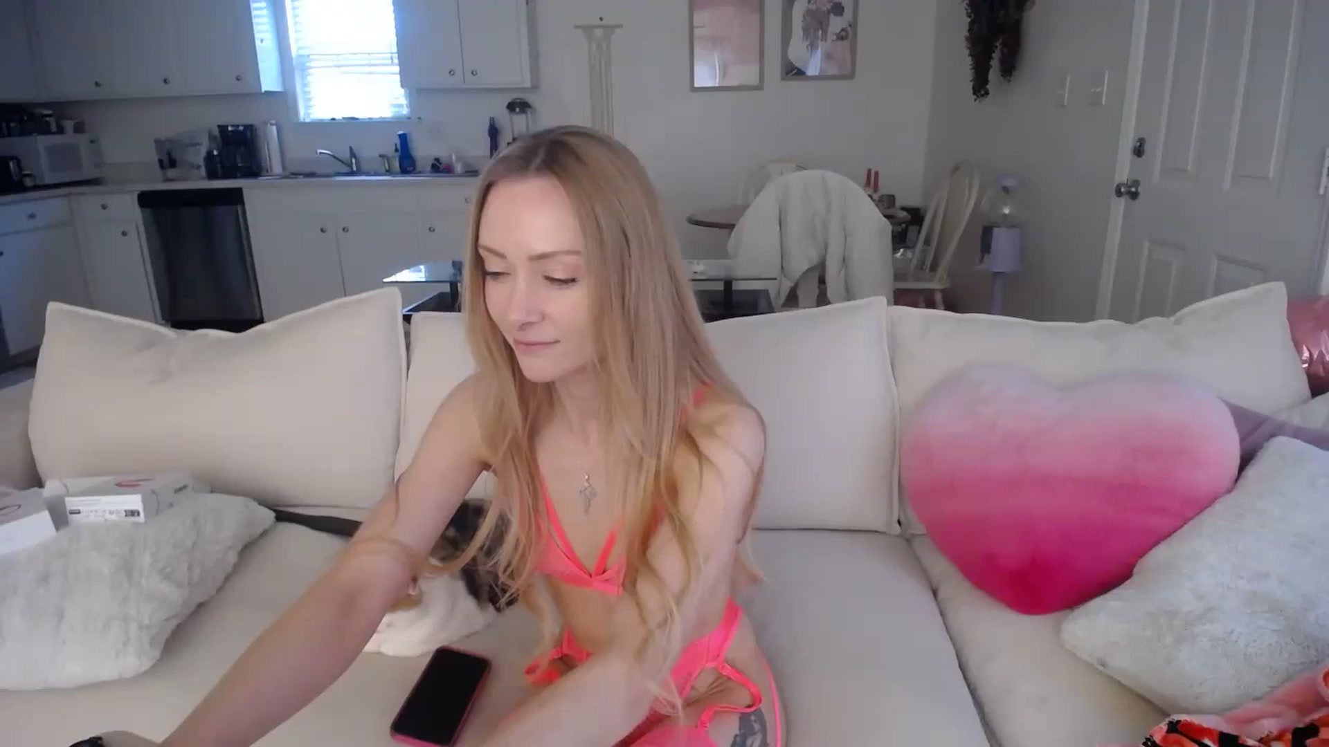 Gallery image thumbnail from MissSadieB's myfreecams stream on, 02/19/2025, 19:18 image 6 of 20