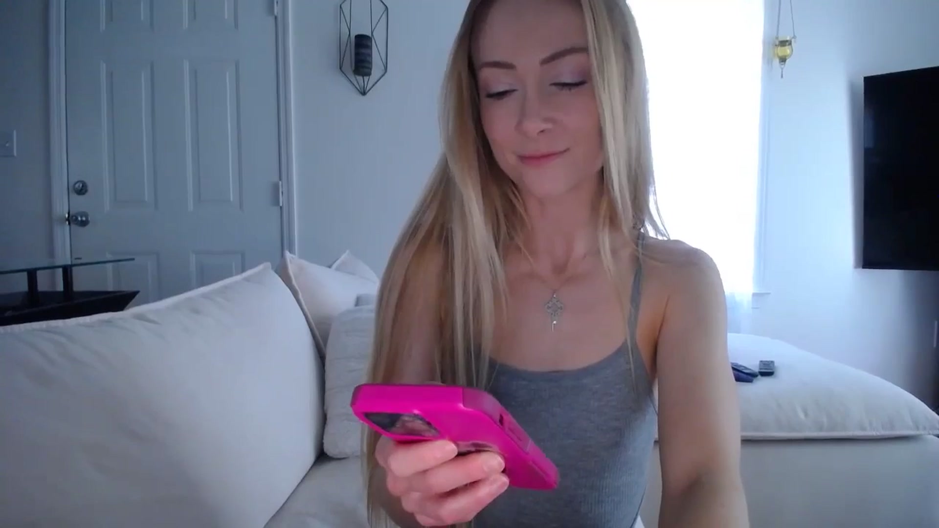 Gallery image thumbnail from MissSadieB's myfreecams stream on, 02/25/2025, 19:16 image 16 of 20