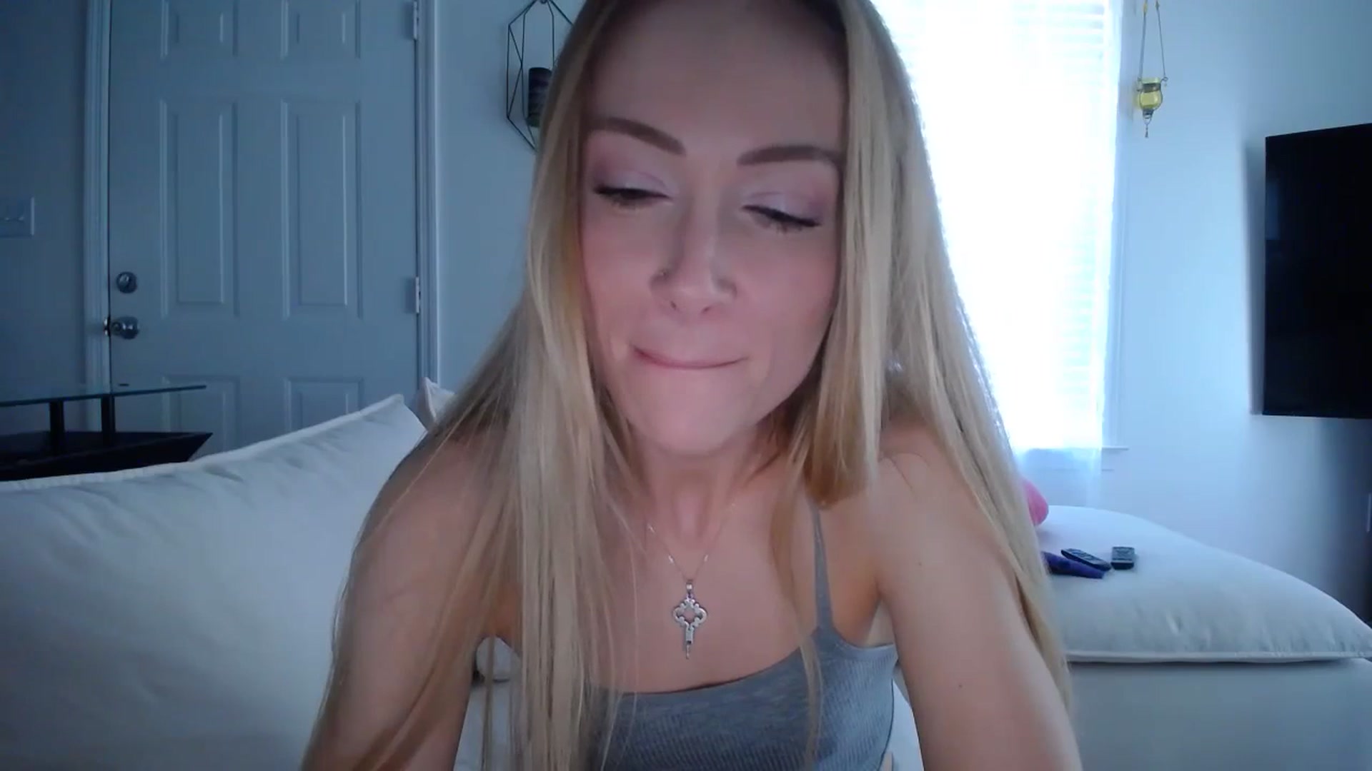 Gallery image thumbnail from MissSadieB's myfreecams stream on, 02/25/2025, 19:16 image 17 of 20