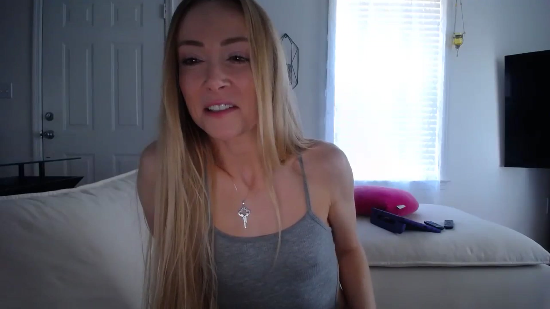 Gallery image thumbnail from MissSadieB's myfreecams stream on, 02/25/2025, 19:16 image 20 of 20