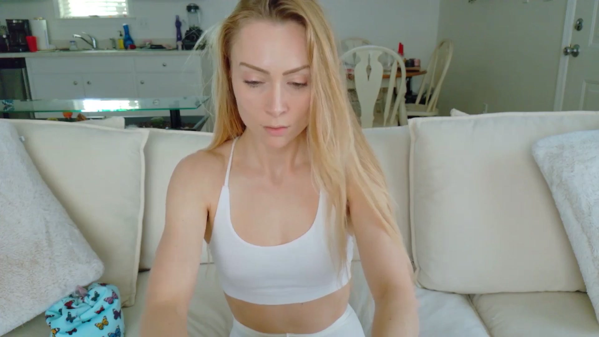 Gallery image thumbnail from MissSadieB's myfreecams stream on, 04/16/2025, 21:01 image 17 of 20