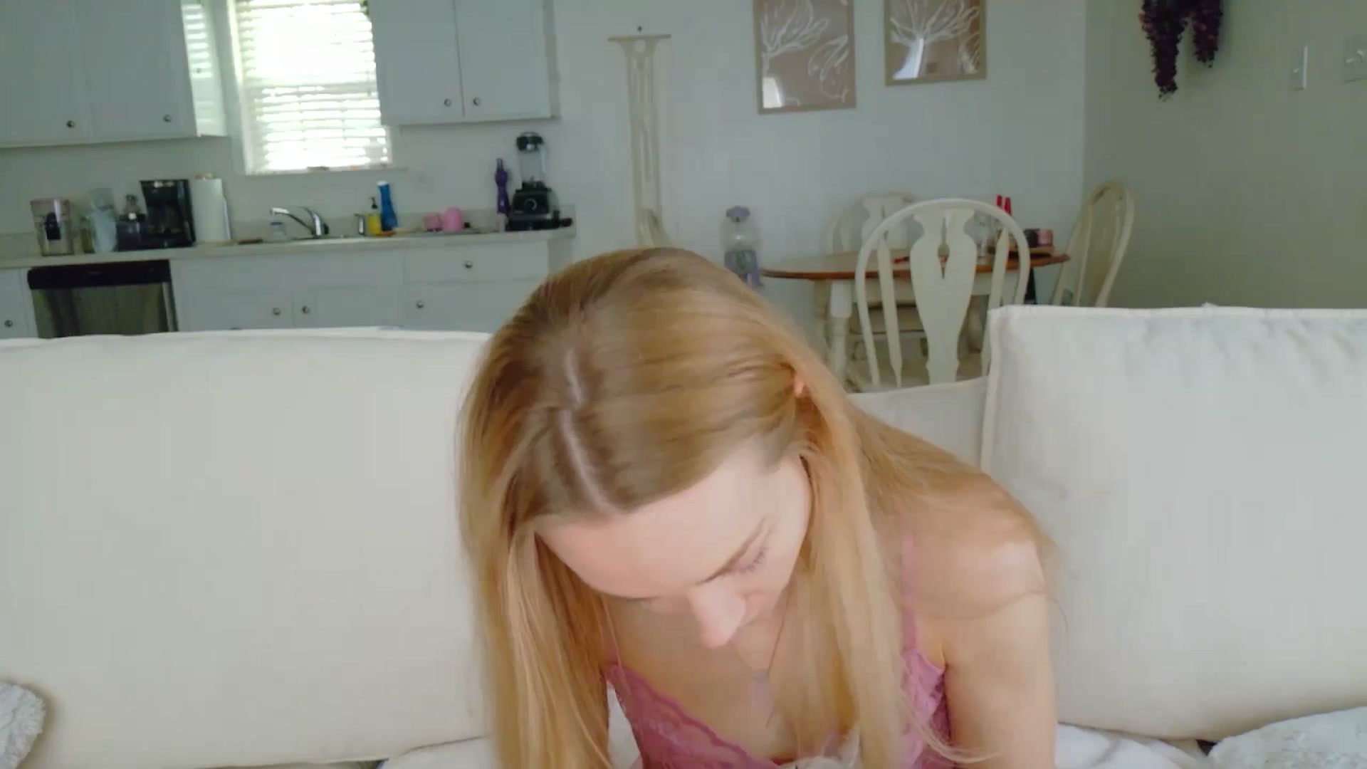 Gallery image thumbnail from MissSadieB's myfreecams stream on, 04/20/2025, 21:33 image 19 of 20