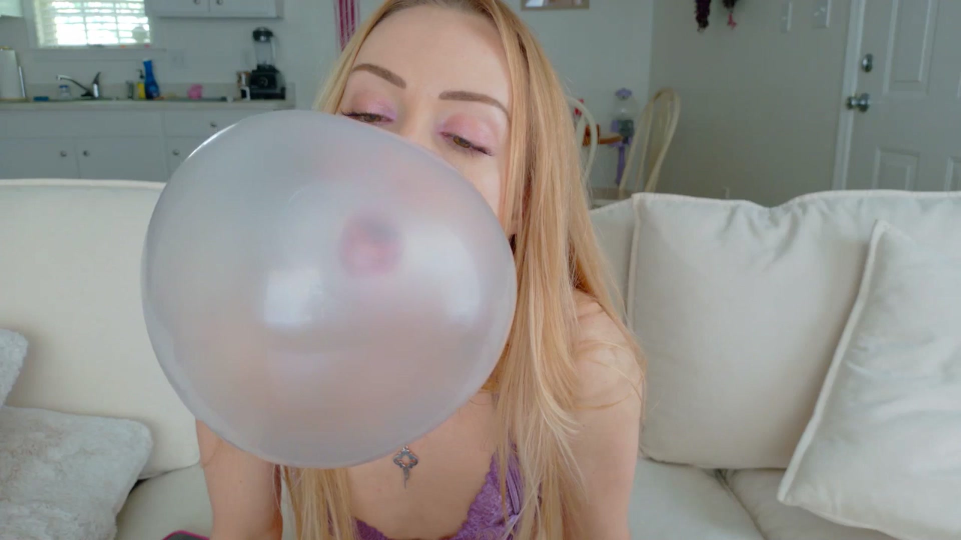 Gallery image thumbnail from MissSadieB's myfreecams stream on, 05/02/2025, 17:45 image 17 of 20