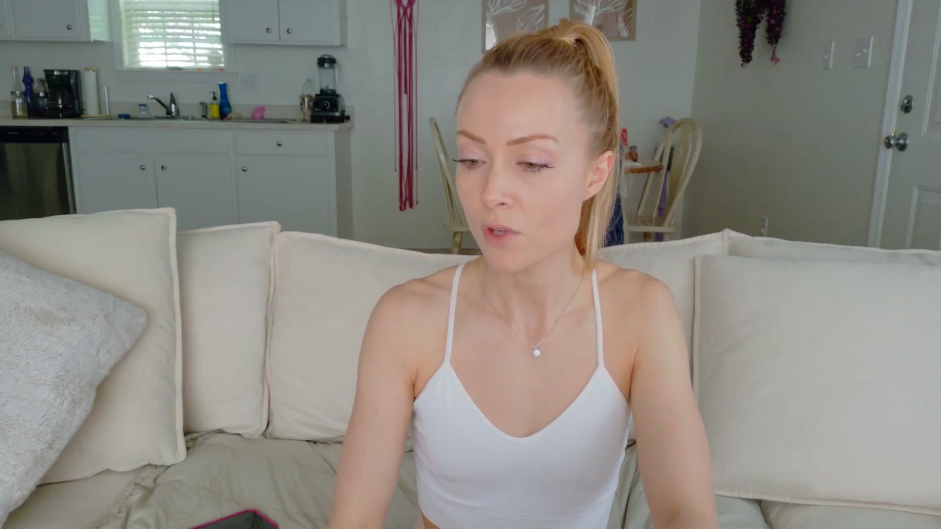Gallery image thumbnail from MissSadieB's myfreecams stream on, 05/08/2025, 20:37 image 5 of 20