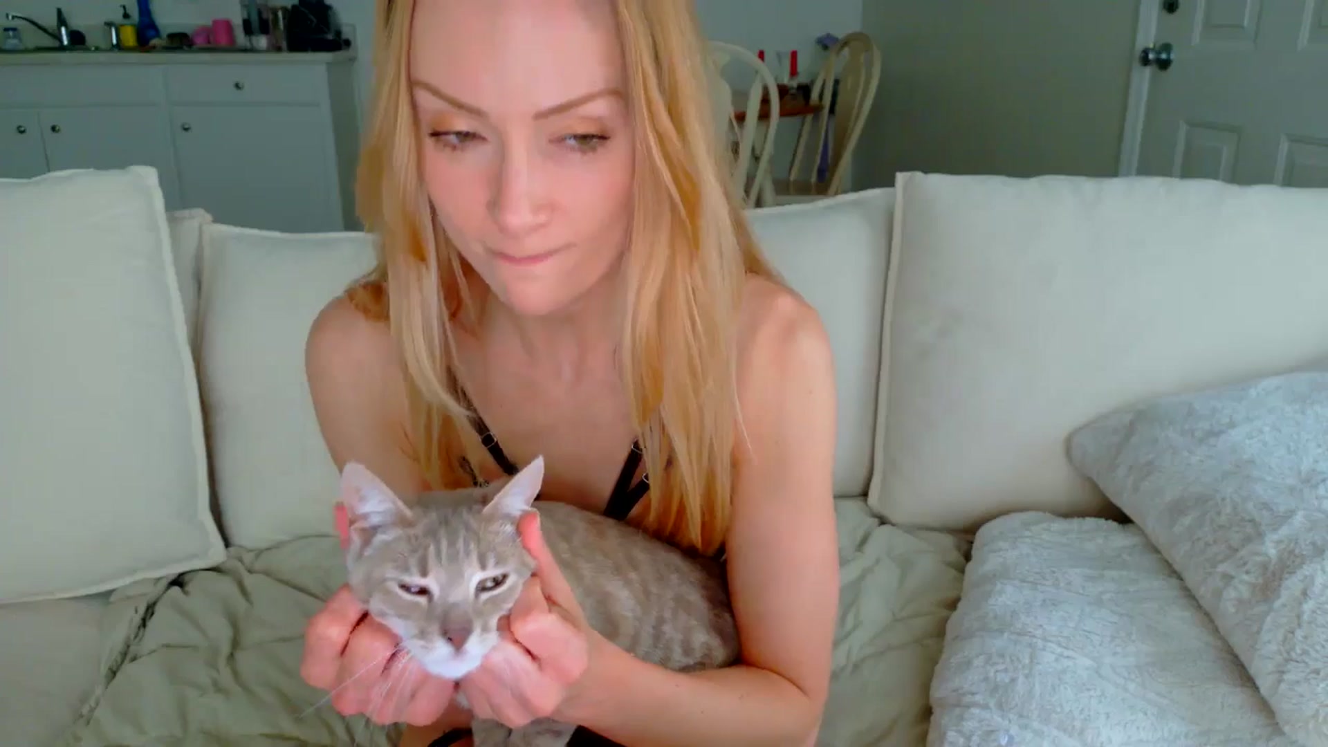 Gallery image thumbnail from MissSadieB's myfreecams stream on, 05/10/2025, 18:45 image 18 of 20