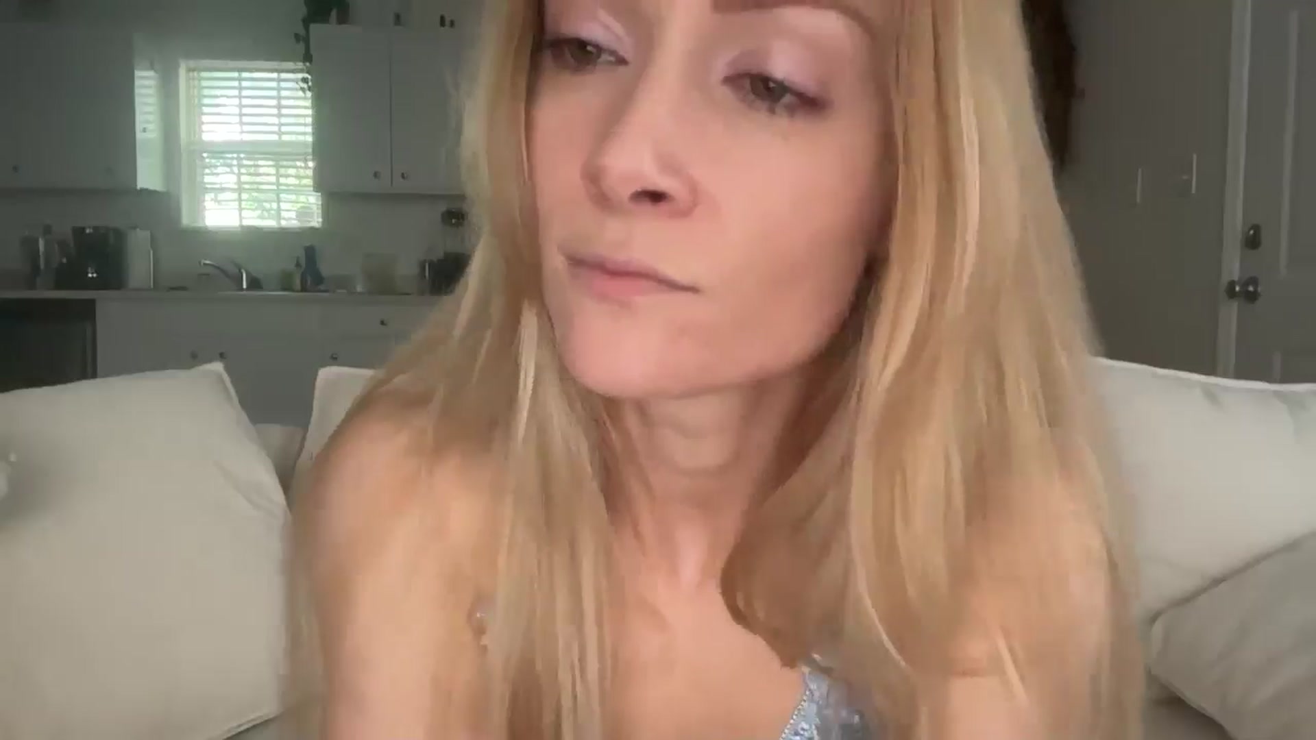 Gallery image thumbnail from MissSadieB's myfreecams stream on, 05/16/2025, 20:41 image 16 of 20