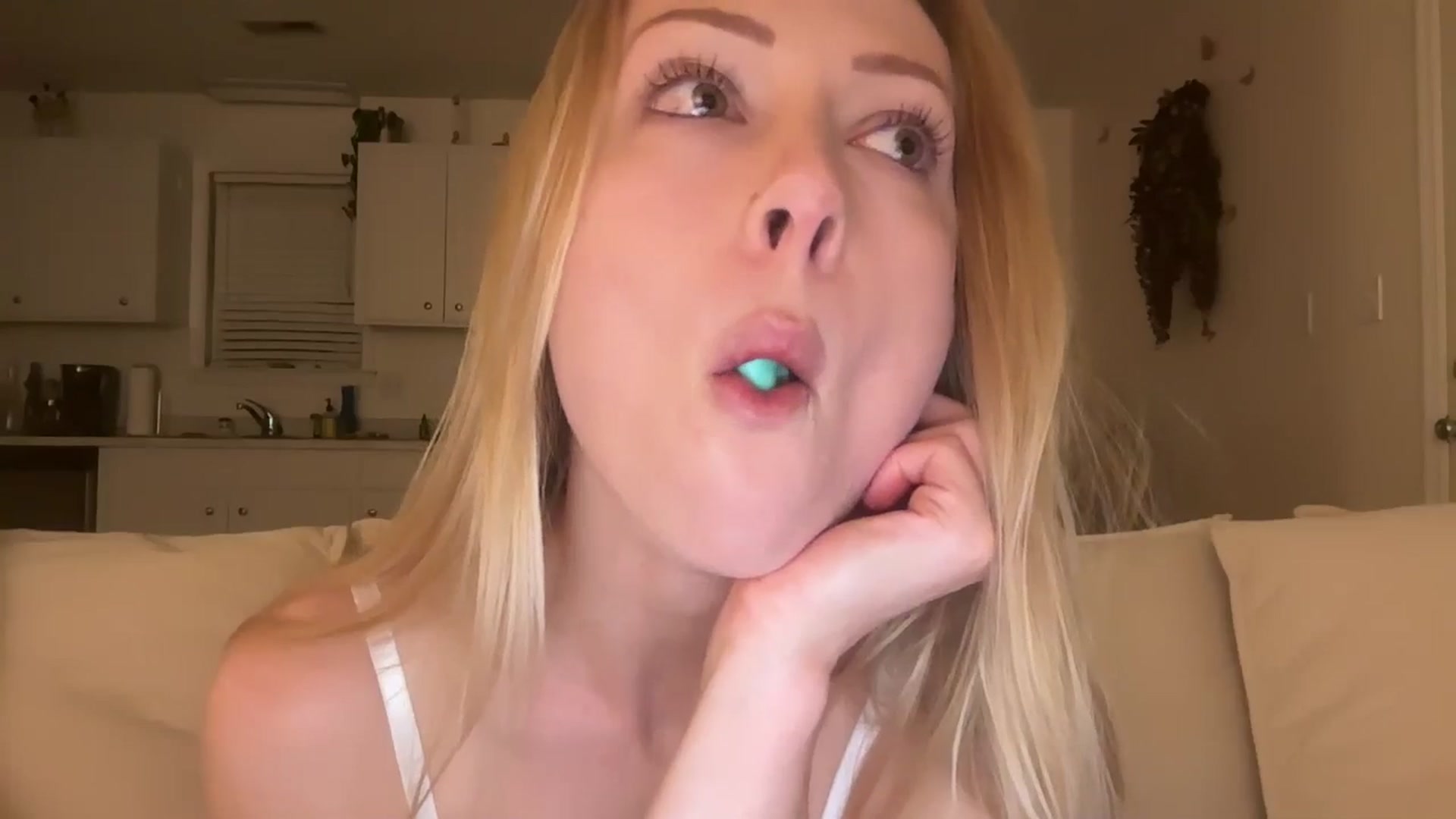 Gallery image thumbnail from MissSadieB's myfreecams stream on, 05/25/2025, 02:46 image 10 of 20