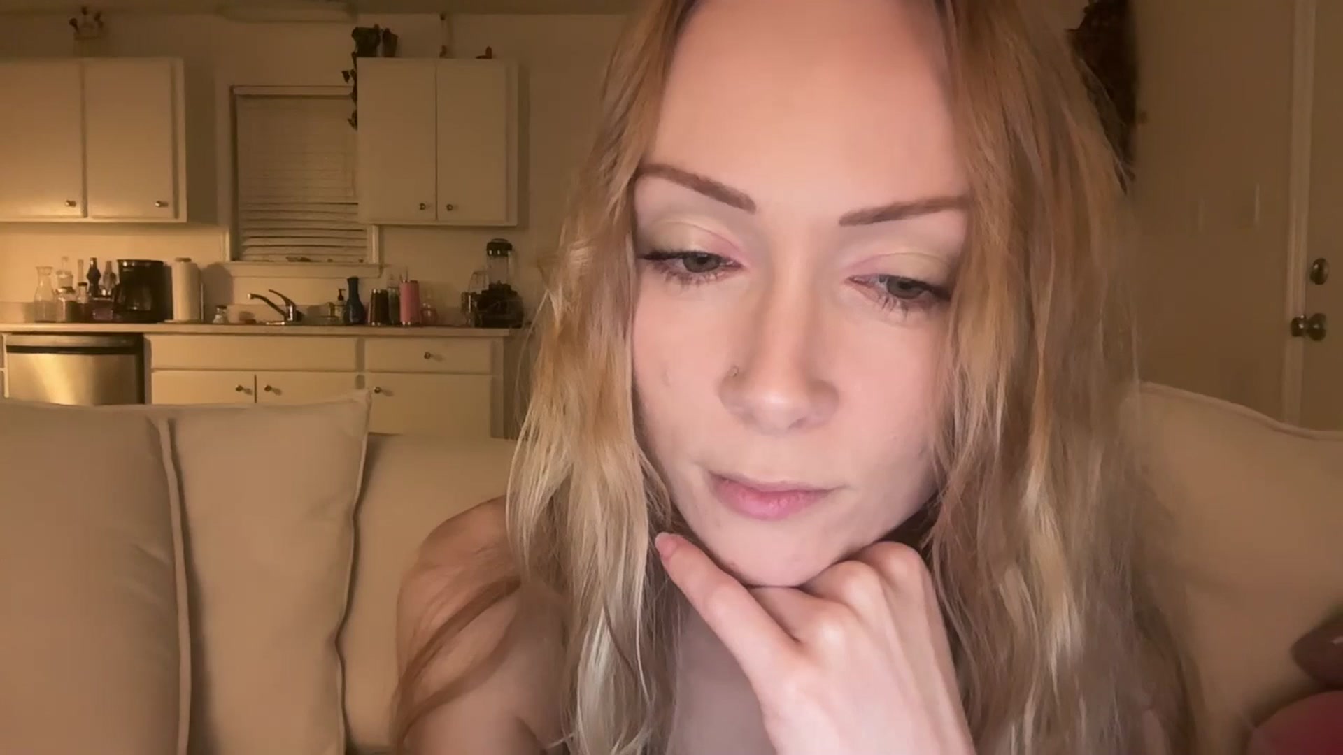 Gallery image thumbnail from MissSadieB's myfreecams stream on, 06/02/2025, 04:02 image 19 of 20