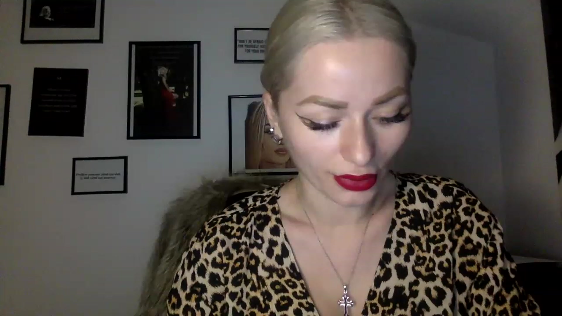 Gallery image thumbnail from MissSarahDom's myfreecams stream on, 01/10/2023, 17:19 image 7 of 20