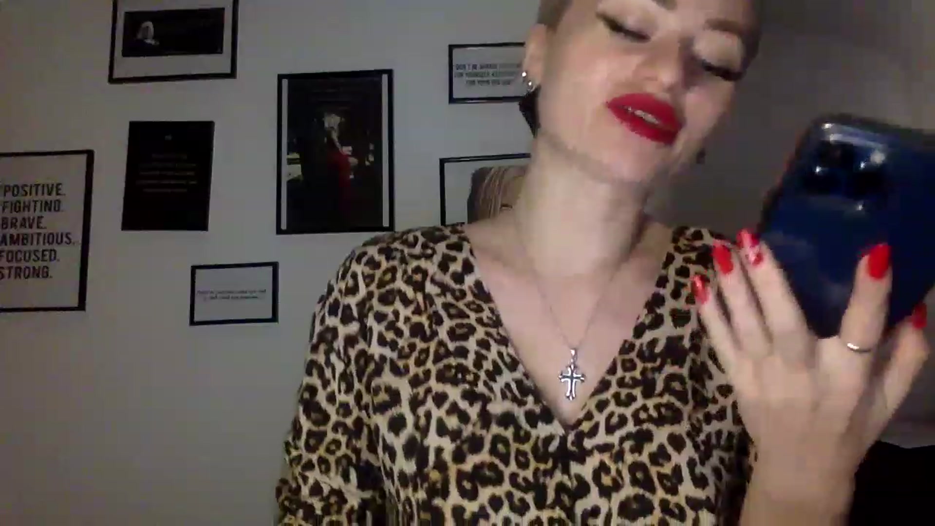 Gallery image thumbnail from MissSarahDom's myfreecams stream on, 01/10/2023, 17:19 image 6 of 20